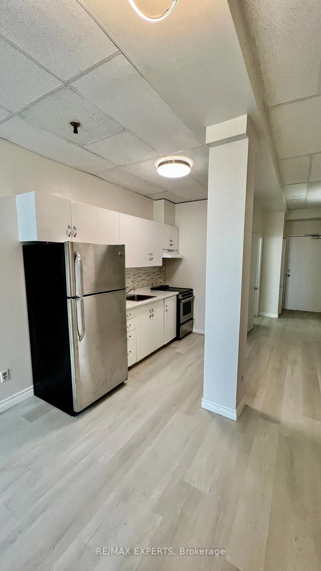 Photo 5 of Unit 202, 8 Main Street, Brampton, Downtown Brampton — HOMEH