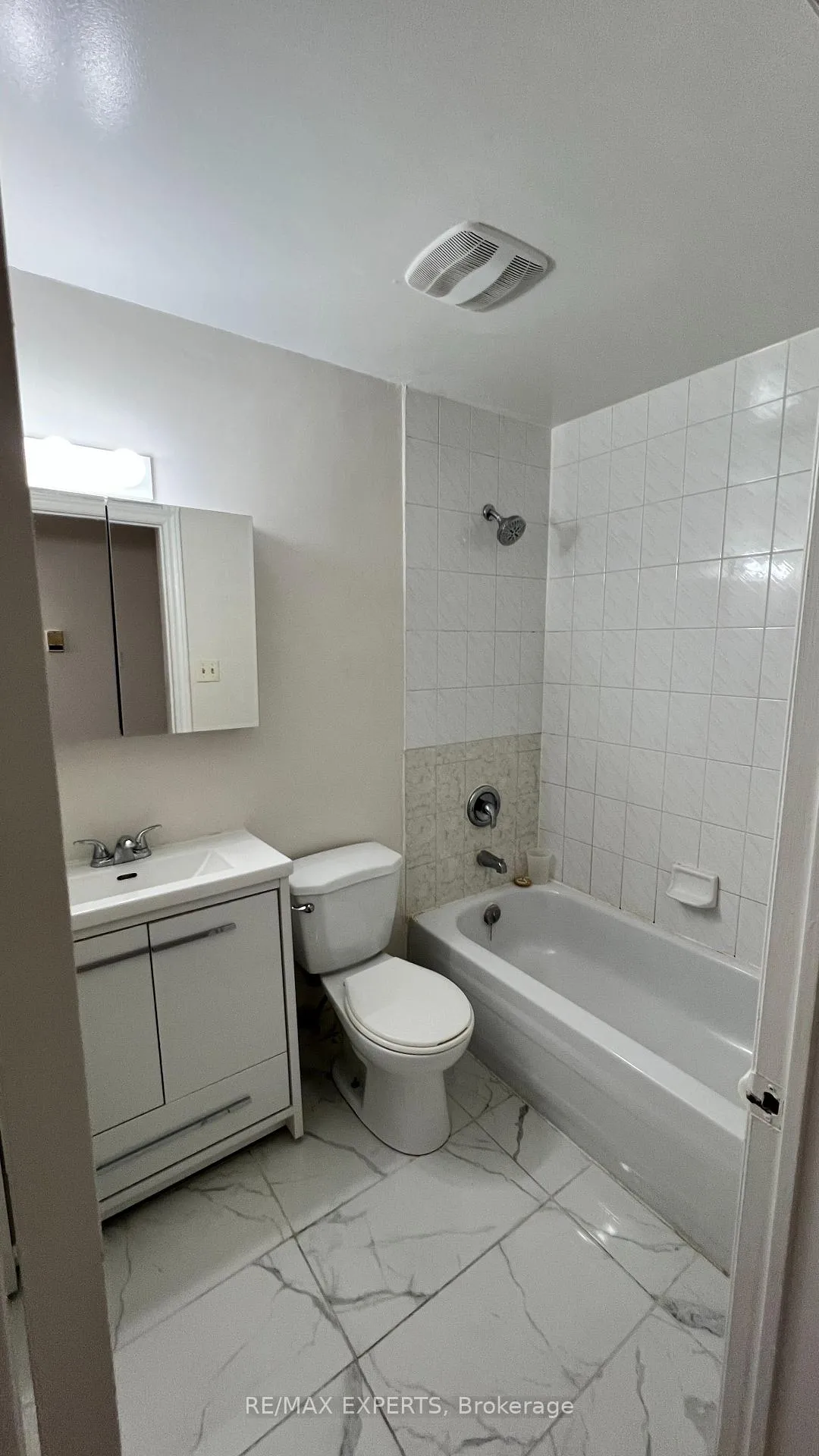 Photo 9 of Unit 202, 8 Main Street, Brampton, Downtown Brampton — HOMEH