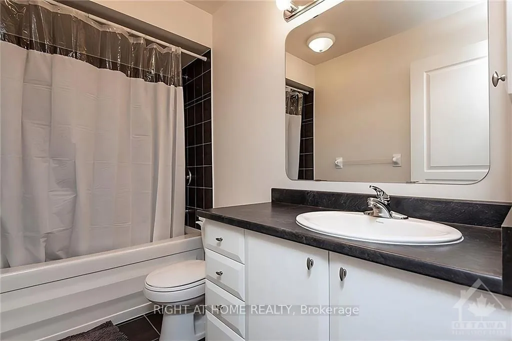 Photo 8 of 626 Braecreek Avenue, Ottawa, Kanata - Morgan's Grant/South March — HOMEH