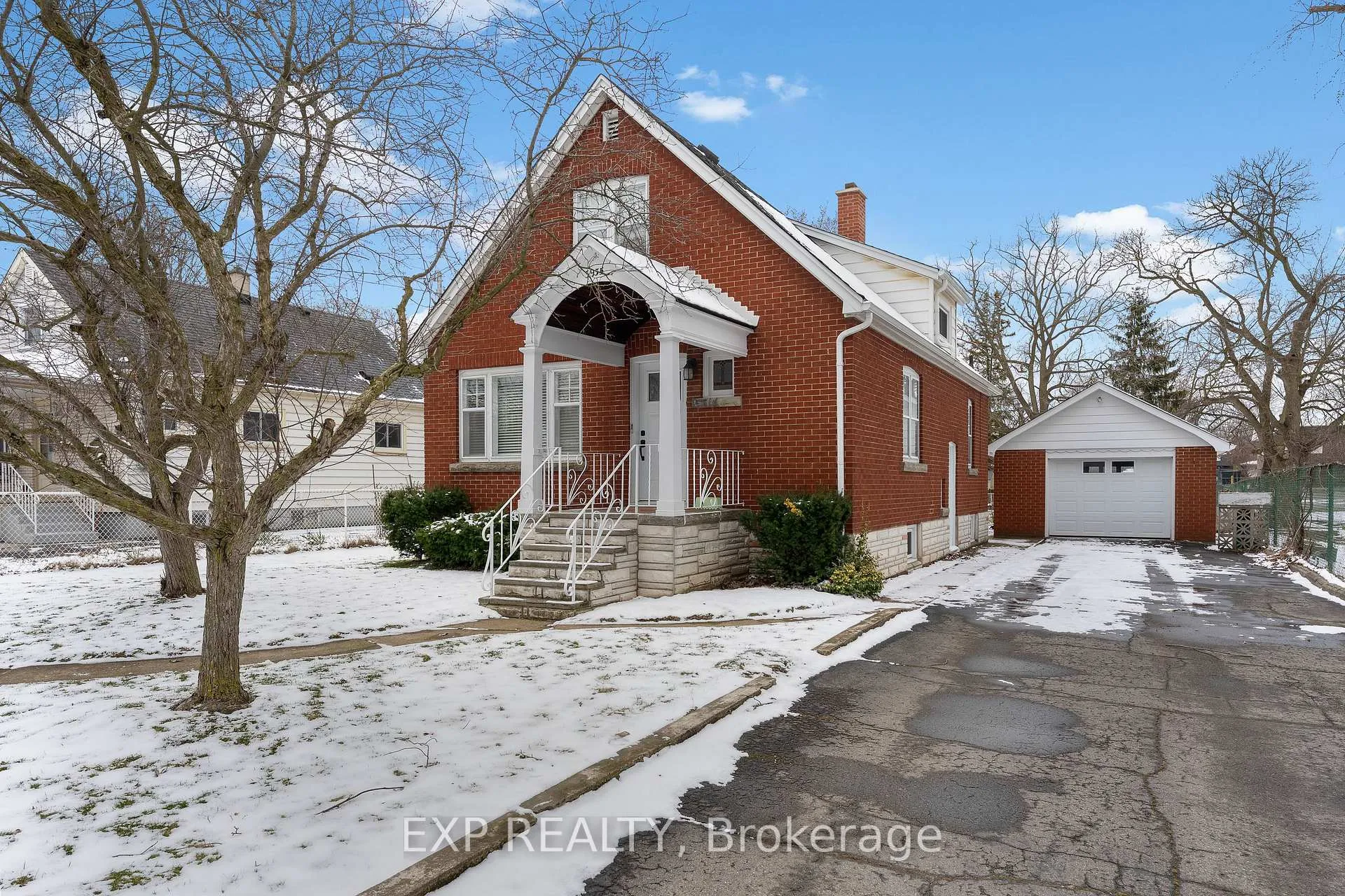 Photo 2 of 3935 St Peter Avenue, Niagara Falls, Stamford — HOMEH