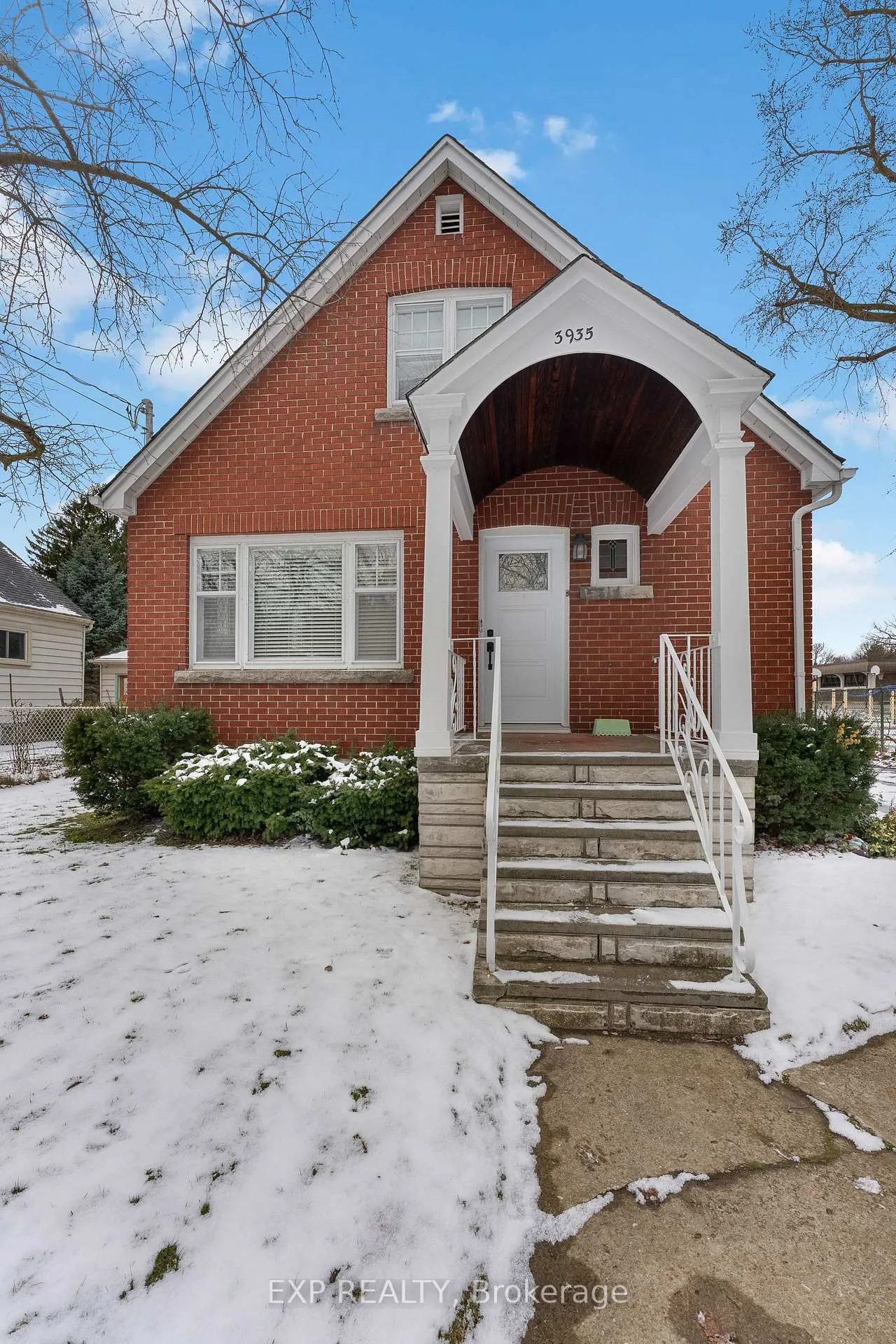 Photo 4 of 3935 St Peter Avenue, Niagara Falls, Stamford — HOMEH