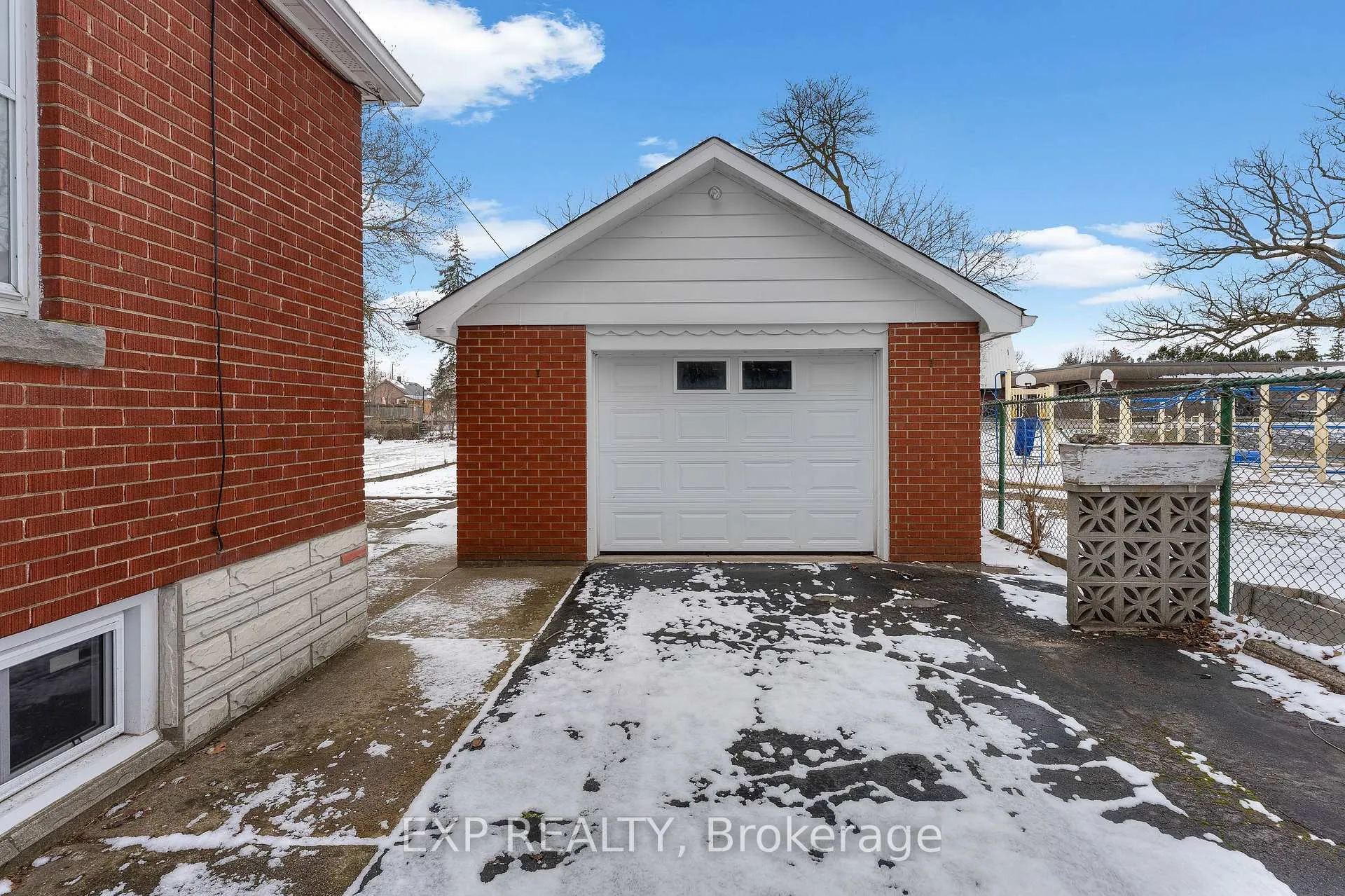 Photo 5 of 3935 St Peter Avenue, Niagara Falls, Stamford — HOMEH