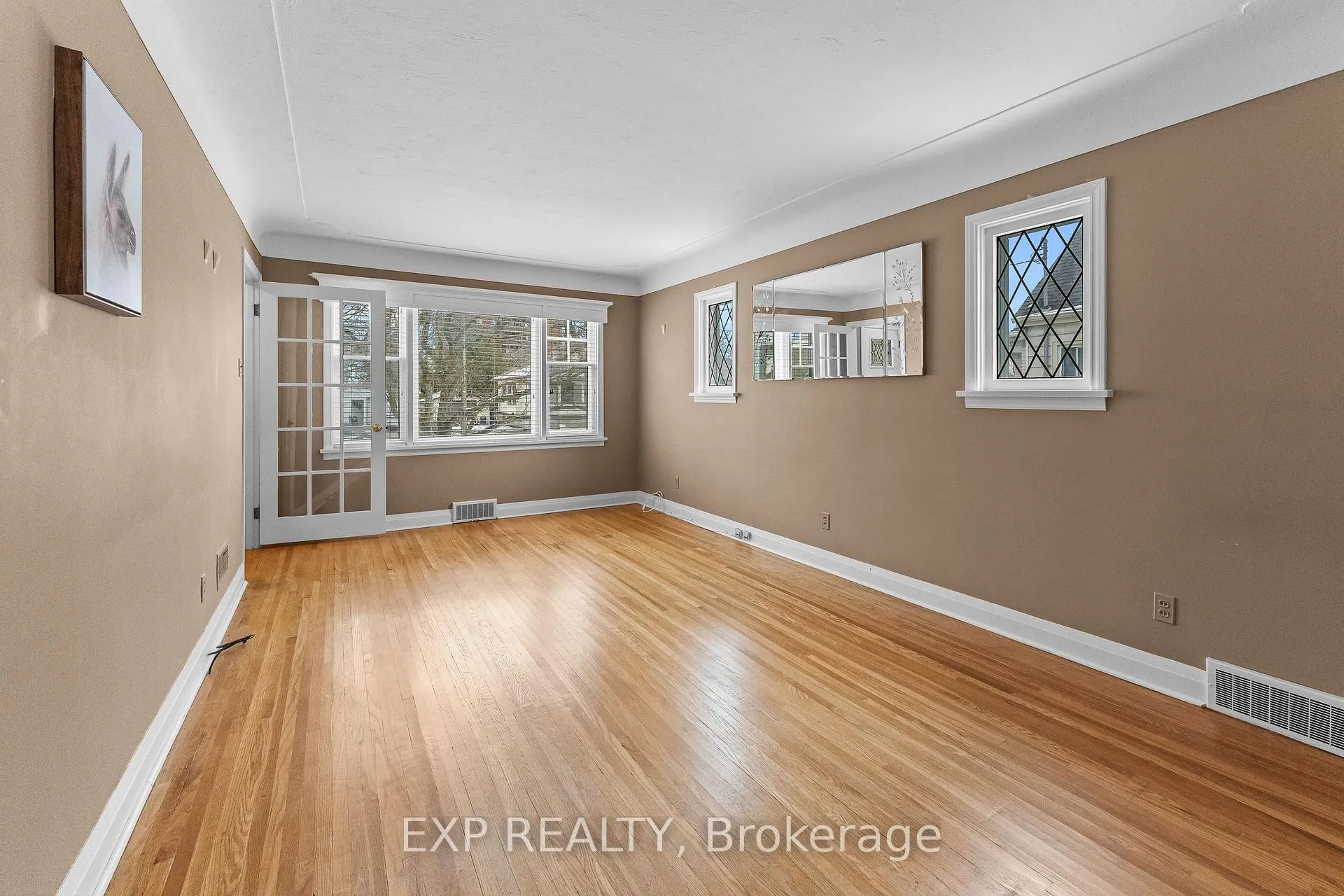 Photo 8 of 3935 St Peter Avenue, Niagara Falls, Stamford — HOMEH