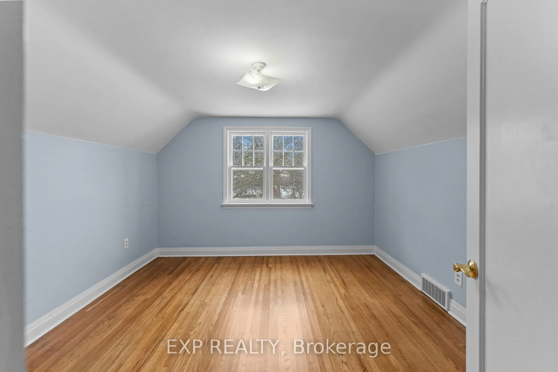 Photo 18 of 3935 St Peter Avenue, Niagara Falls, Stamford — HOMEH