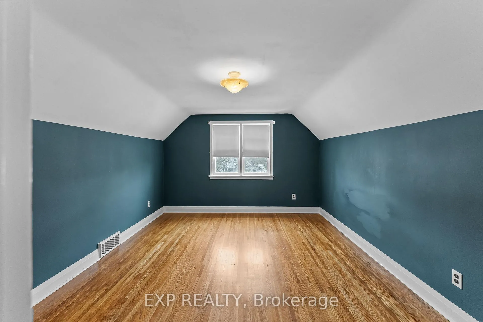 Photo 22 of 3935 St Peter Avenue, Niagara Falls, Stamford — HOMEH