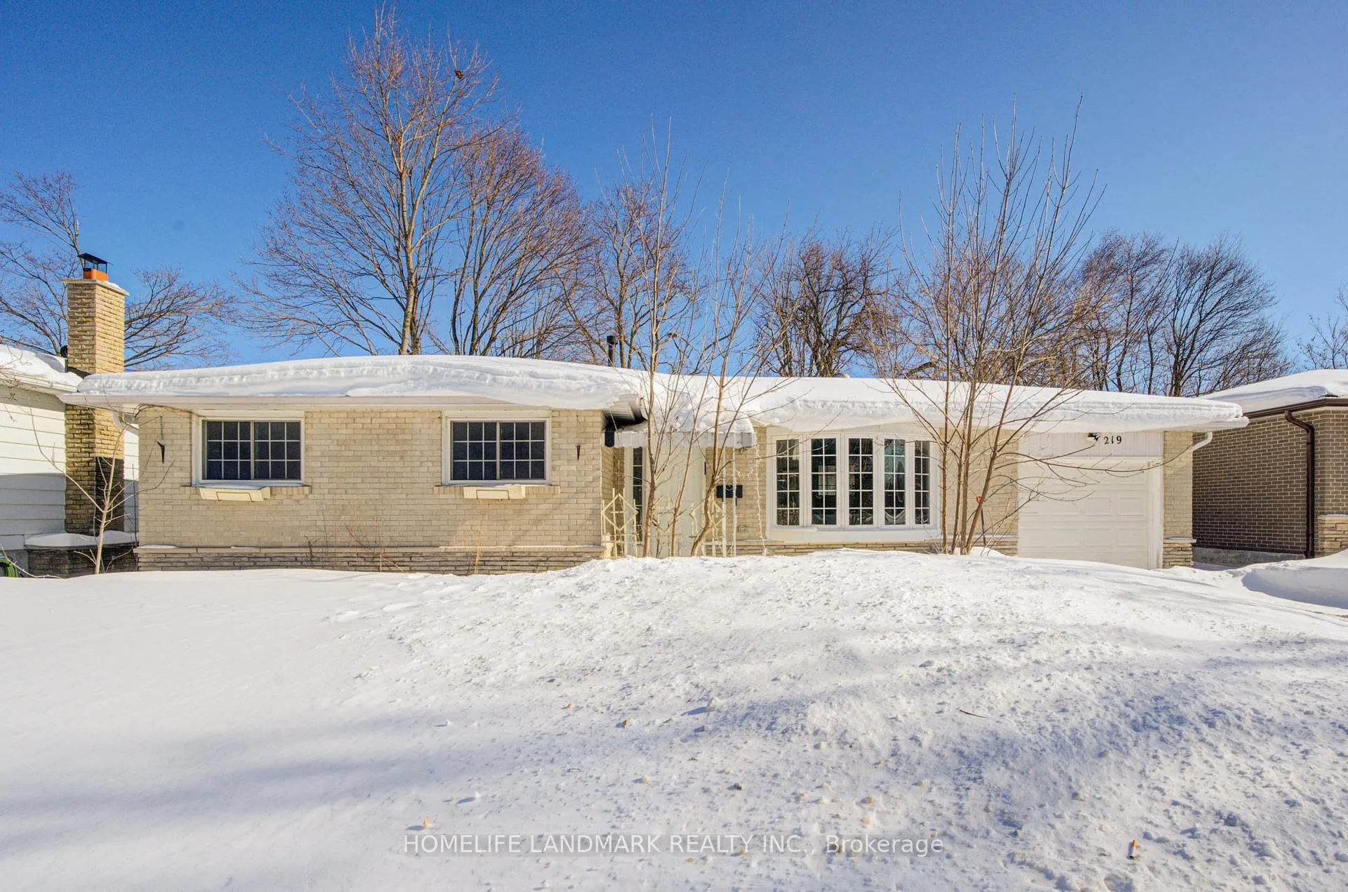 Photo 2 of 219 Cook St., Barrie, Grove East — HOMEH
