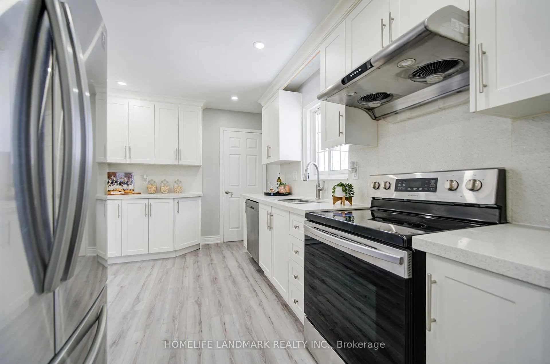 Photo 12 of 219 Cook St., Barrie, Grove East — HOMEH