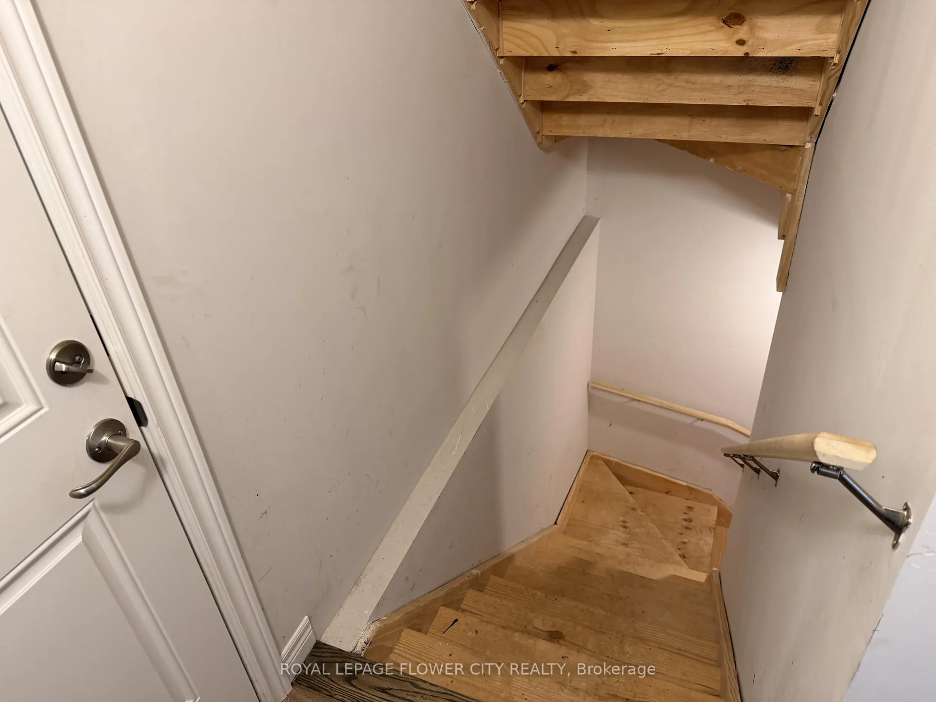 Photo 5 of 139 Sunflower Place, Welland, West Welland — HOMEH