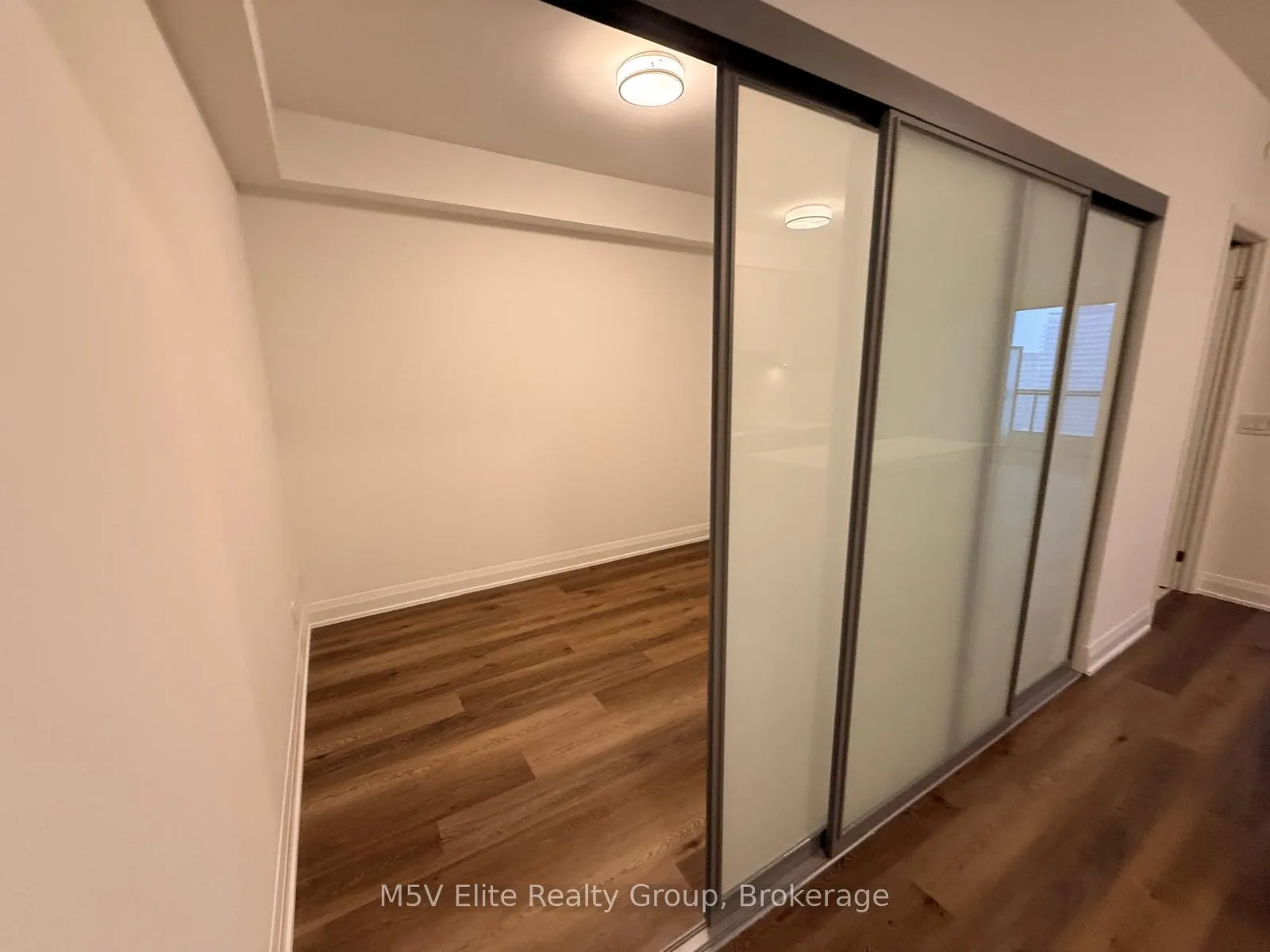 Photo 5 of Unit 2505, 65 Broadway Avenue, Toronto, Mount Pleasant West — HOMEH
