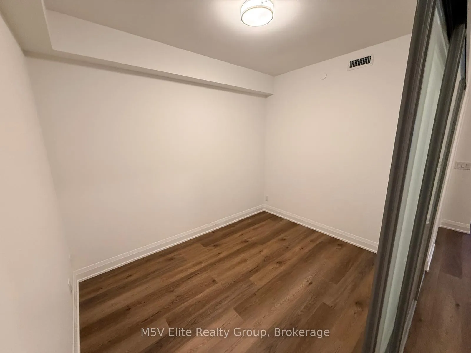 Photo 6 of Unit 2505, 65 Broadway Avenue, Toronto, Mount Pleasant West — HOMEH