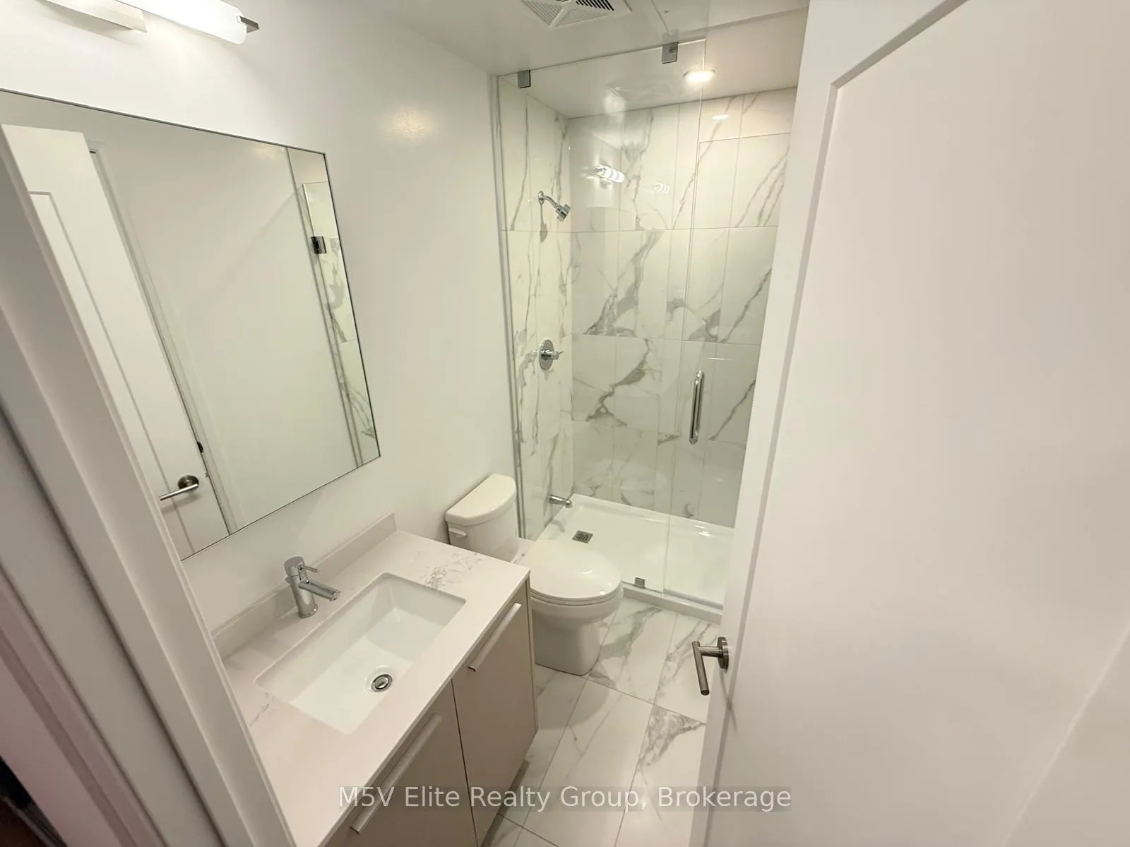Photo 7 of Unit 2505, 65 Broadway Avenue, Toronto, Mount Pleasant West — HOMEH