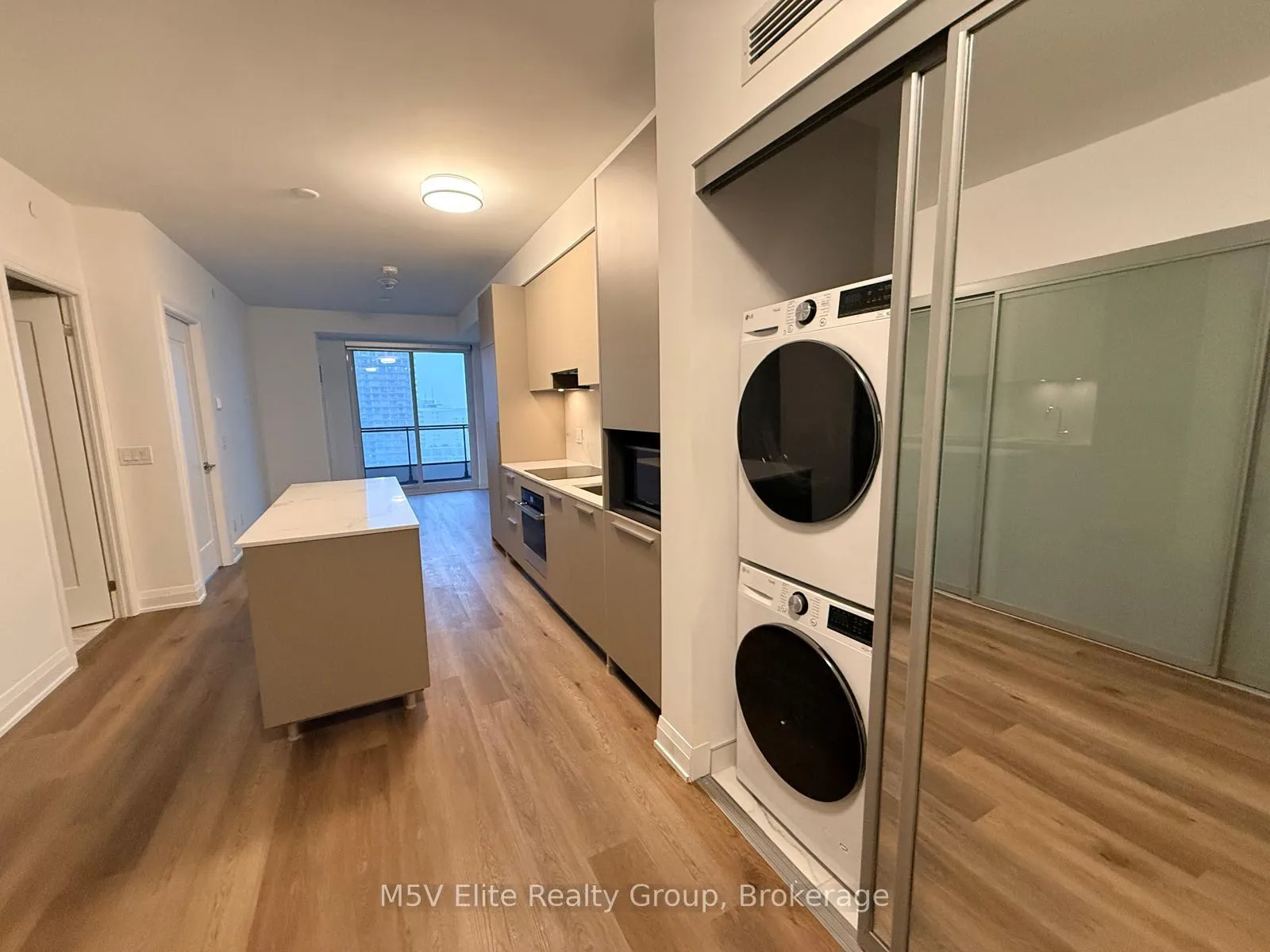 Photo 10 of Unit 2505, 65 Broadway Avenue, Toronto, Mount Pleasant West — HOMEH