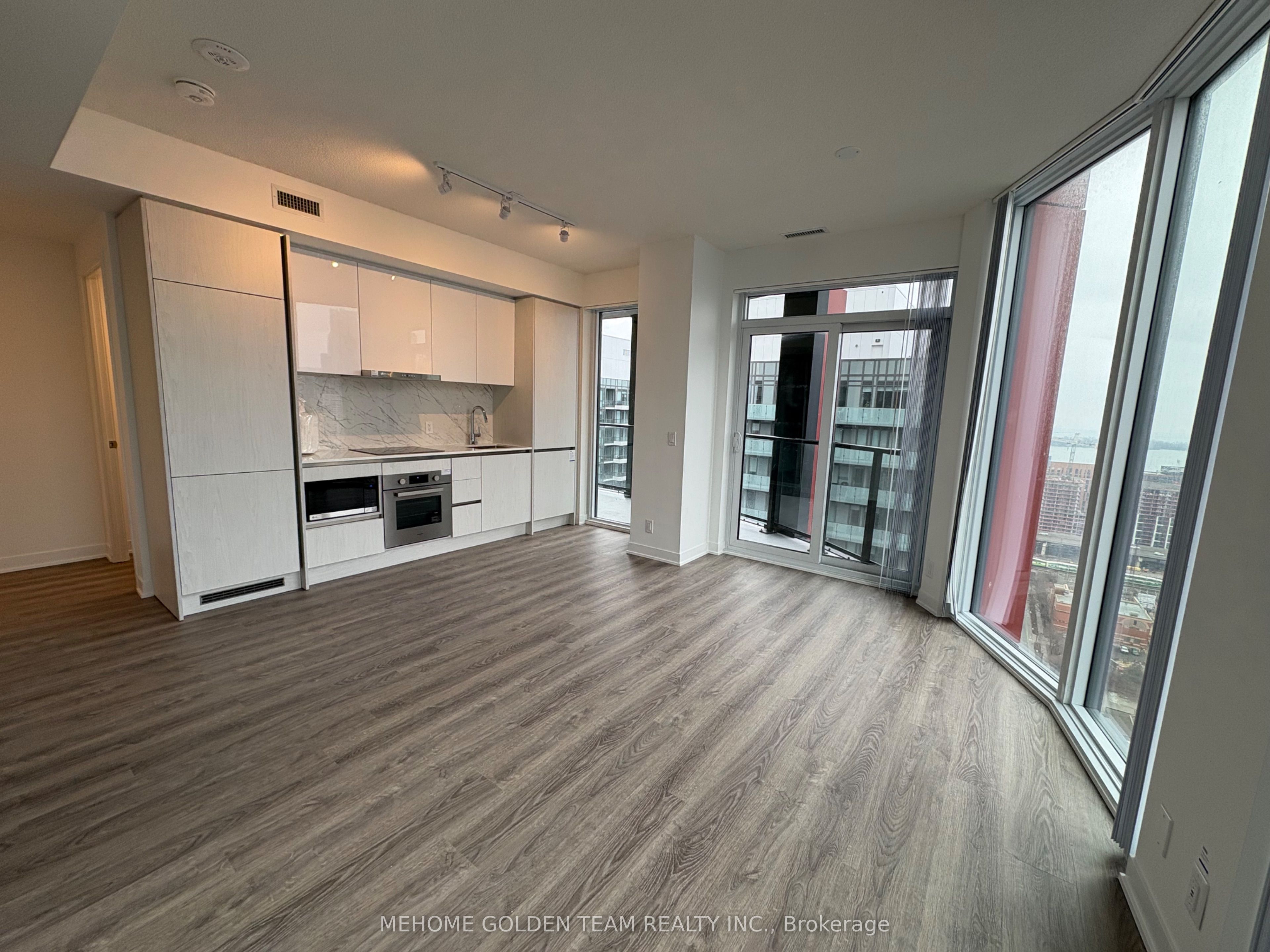 Photo 2 of Unit 3510, 180 Front Street E, Toronto, Moss Park — HOMEH
