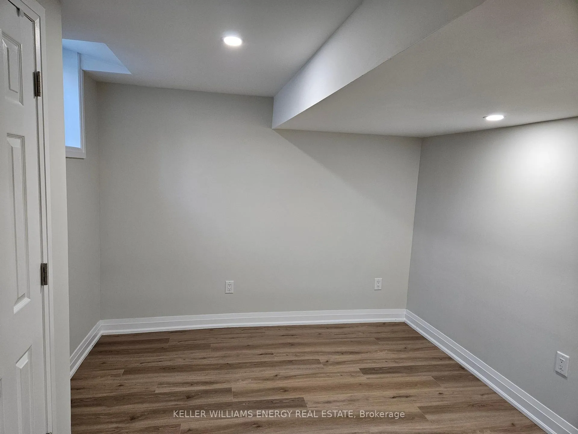 Photo 8 of 111 Rosswell Drive, Clarington, Courtice — HOMEH