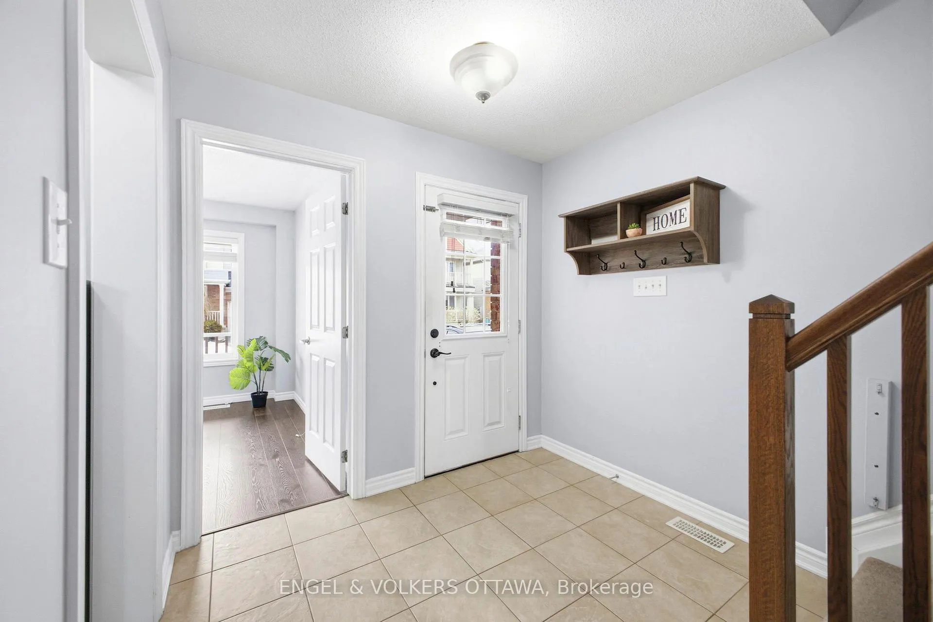 Photo 3 of 2206 Watercolours Way, Ottawa, Barrhaven - Half Moon Bay — HOMEH