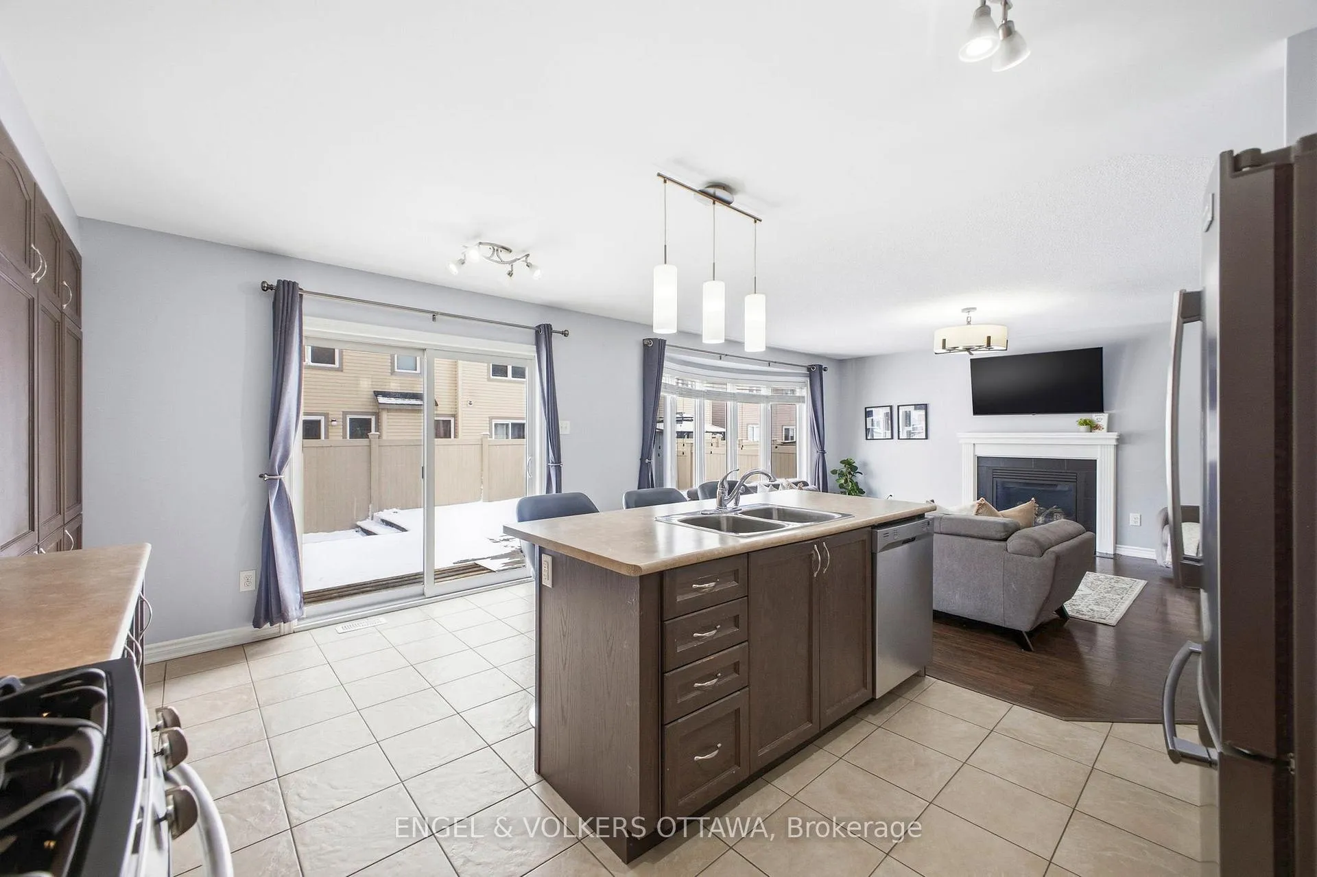 Photo 9 of 2206 Watercolours Way, Ottawa, Barrhaven - Half Moon Bay — HOMEH
