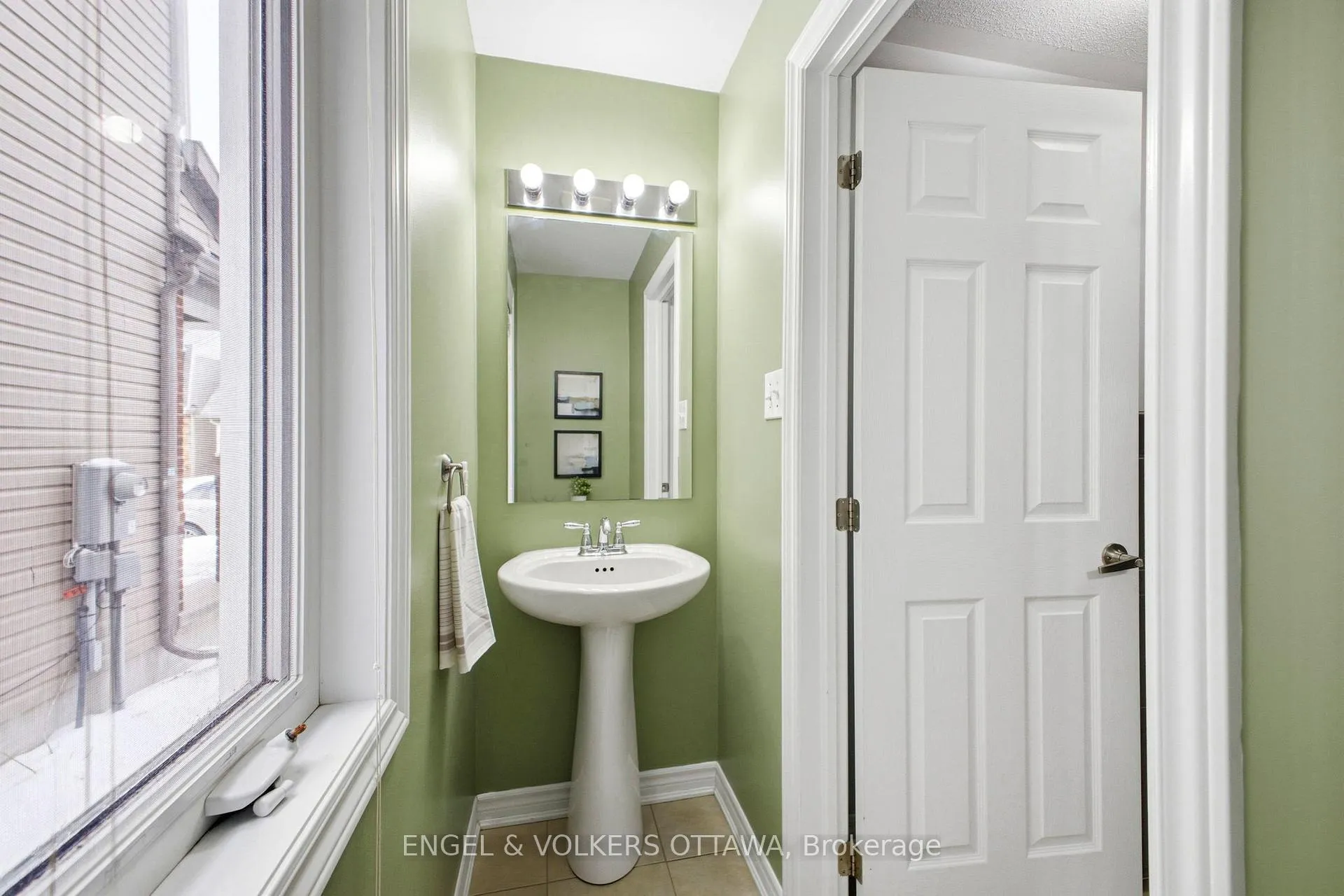 Photo 19 of 2206 Watercolours Way, Ottawa, Barrhaven - Half Moon Bay — HOMEH