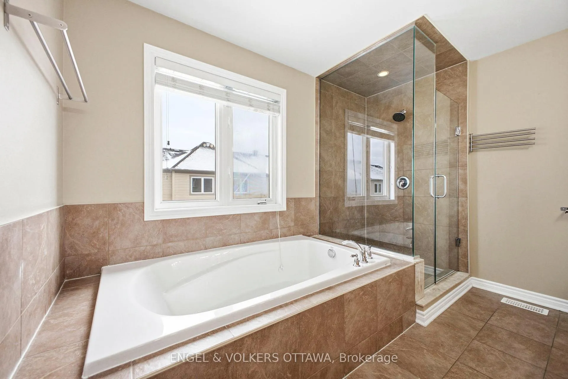 Photo 22 of 2206 Watercolours Way, Ottawa, Barrhaven - Half Moon Bay — HOMEH
