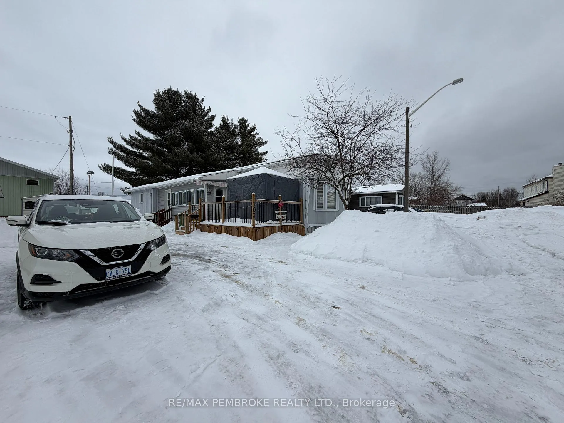 Photo 15 of 103 Pinehurst Estates, Petawawa — HOMEH