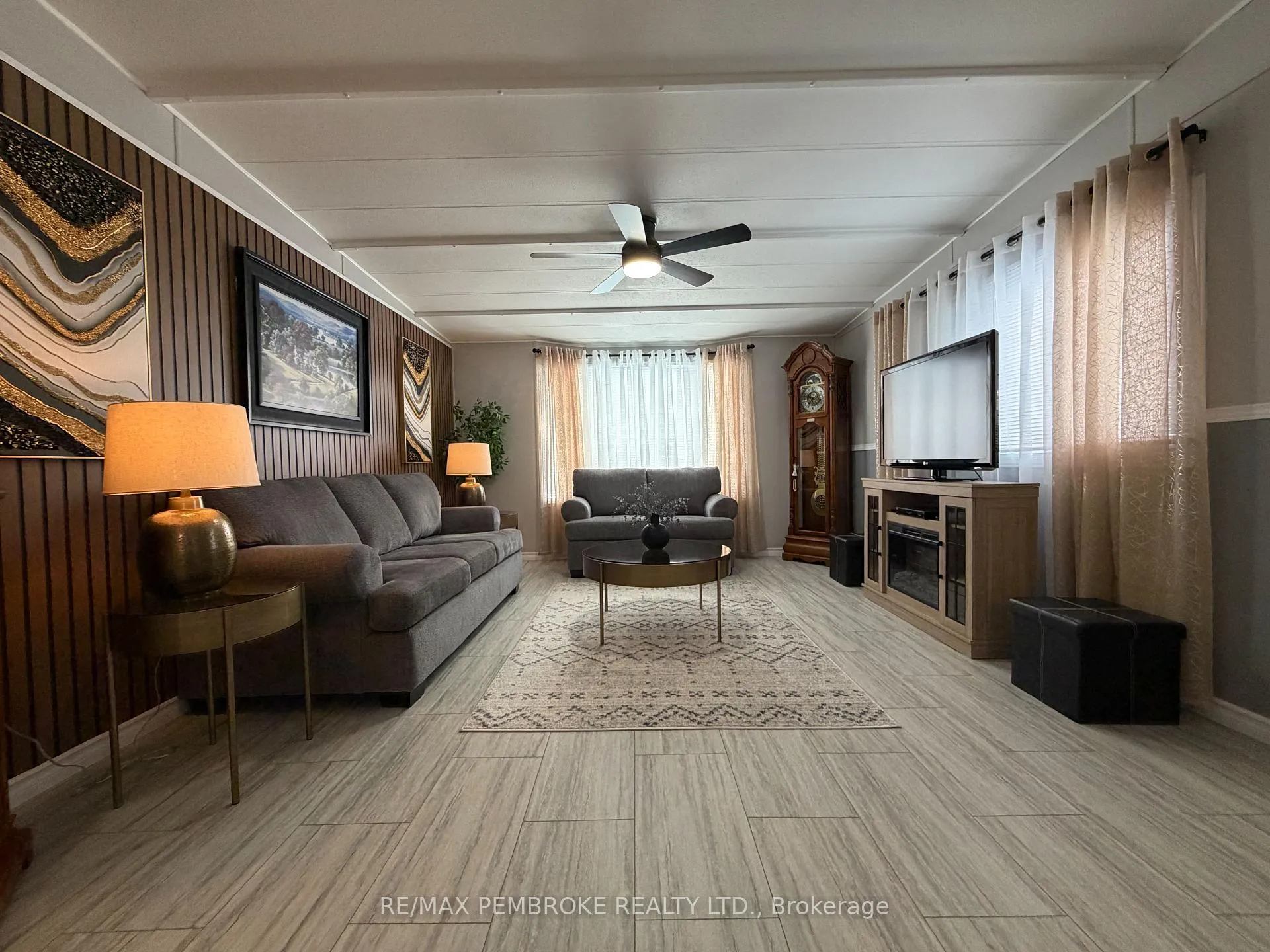Photo 2 of 103 Pinehurst Estates, Petawawa — HOMEH