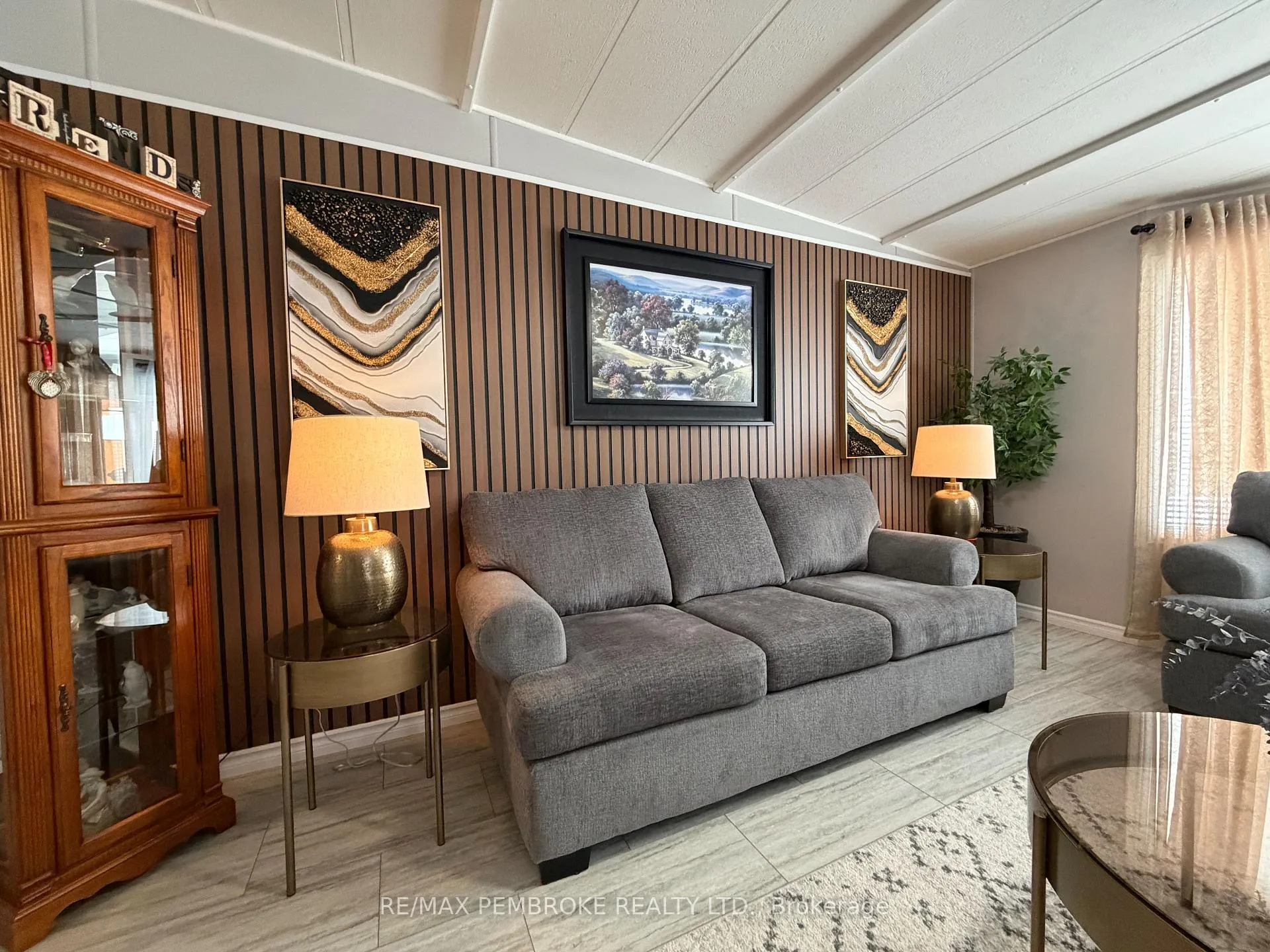 Photo 3 of 103 Pinehurst Estates, Petawawa — HOMEH