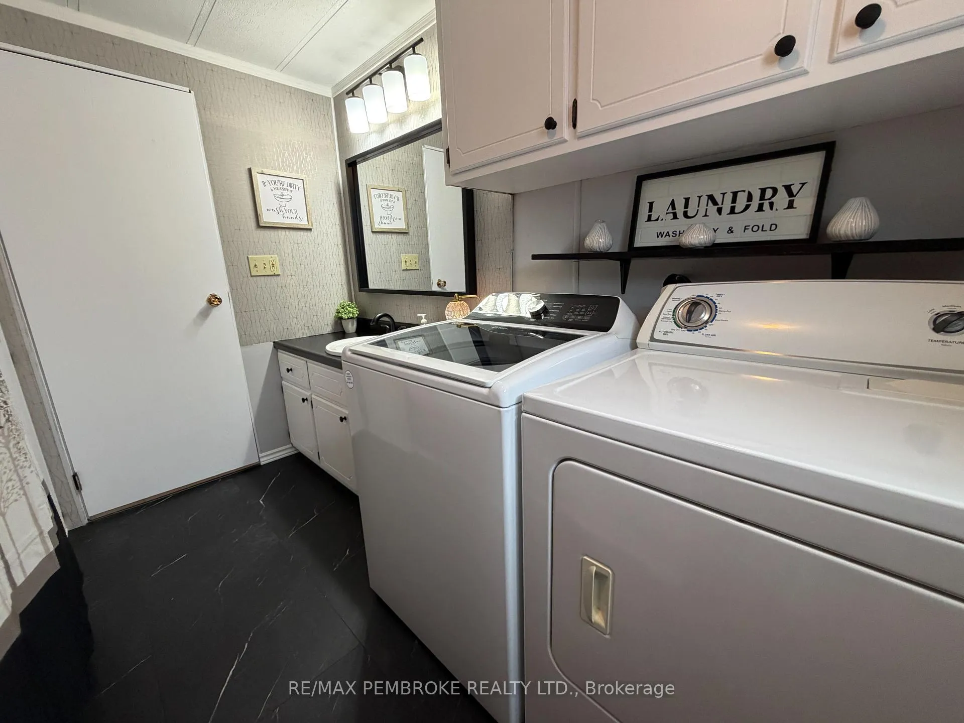 Photo 13 of 103 Pinehurst Estates, Petawawa — HOMEH