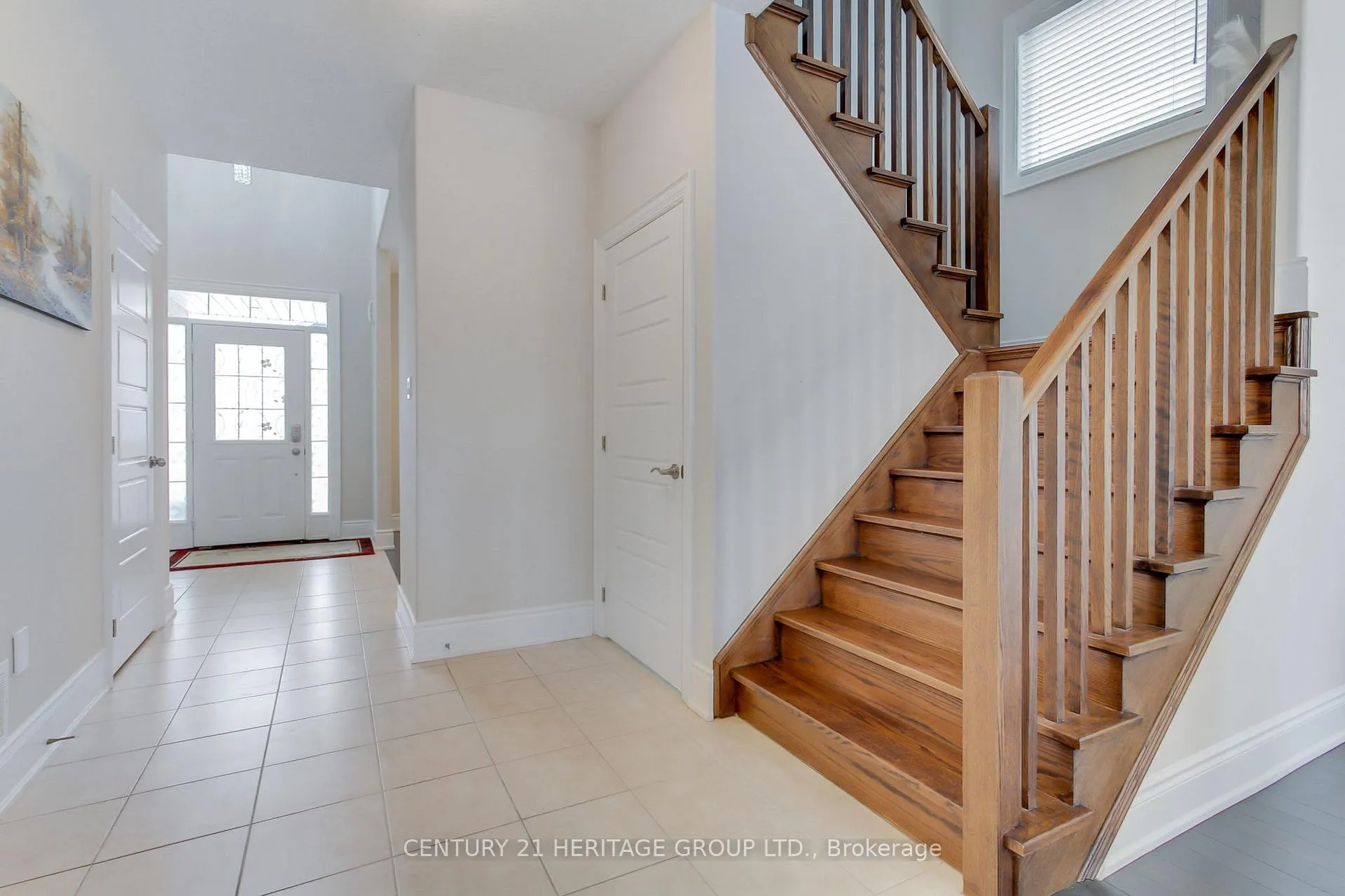 Photo 3 of 16 Tim Jacobs Drive, Georgina, Keswick South — HOMEH