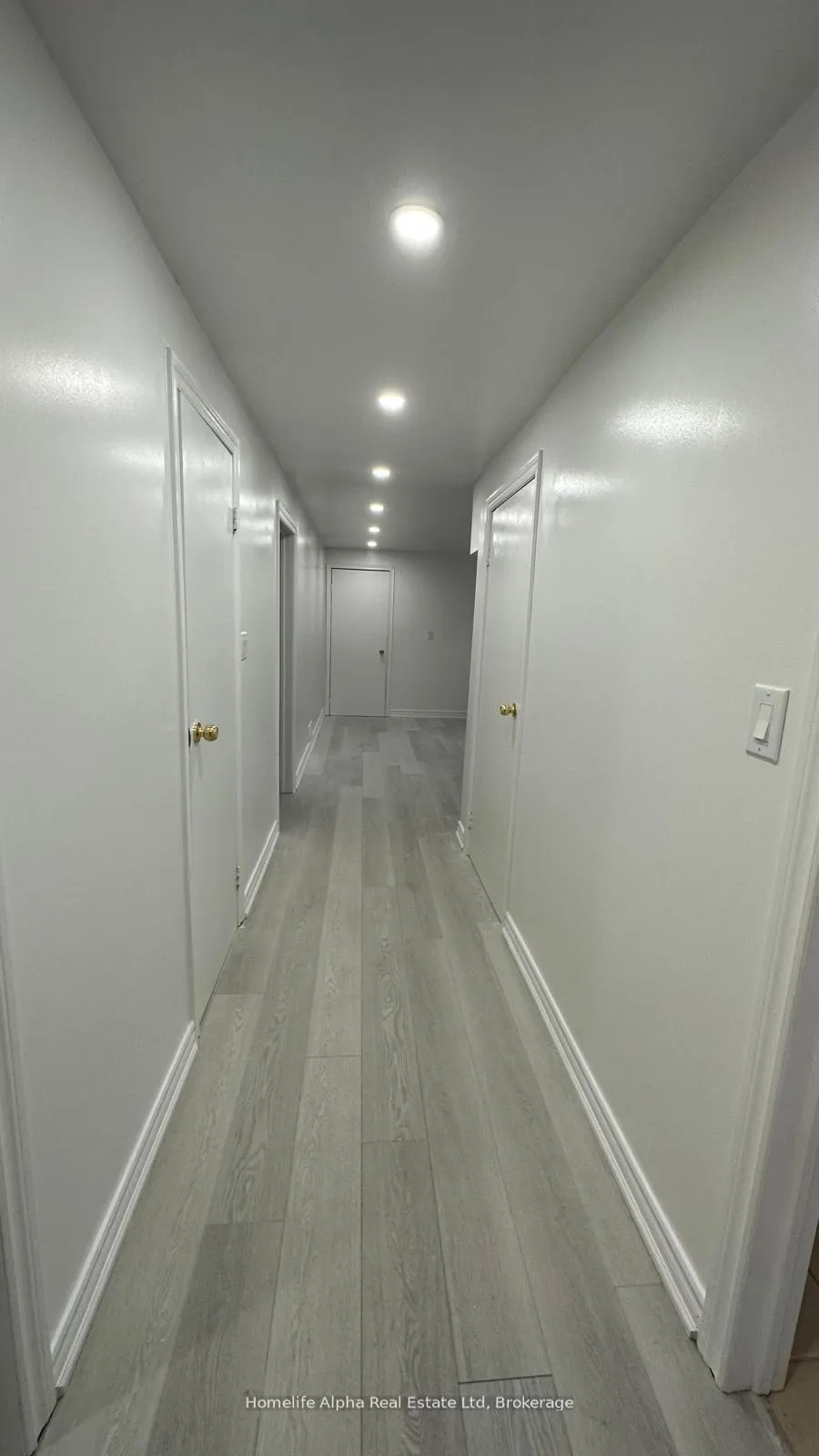 Front of Unit Basement, 865 Hillcrest Road S