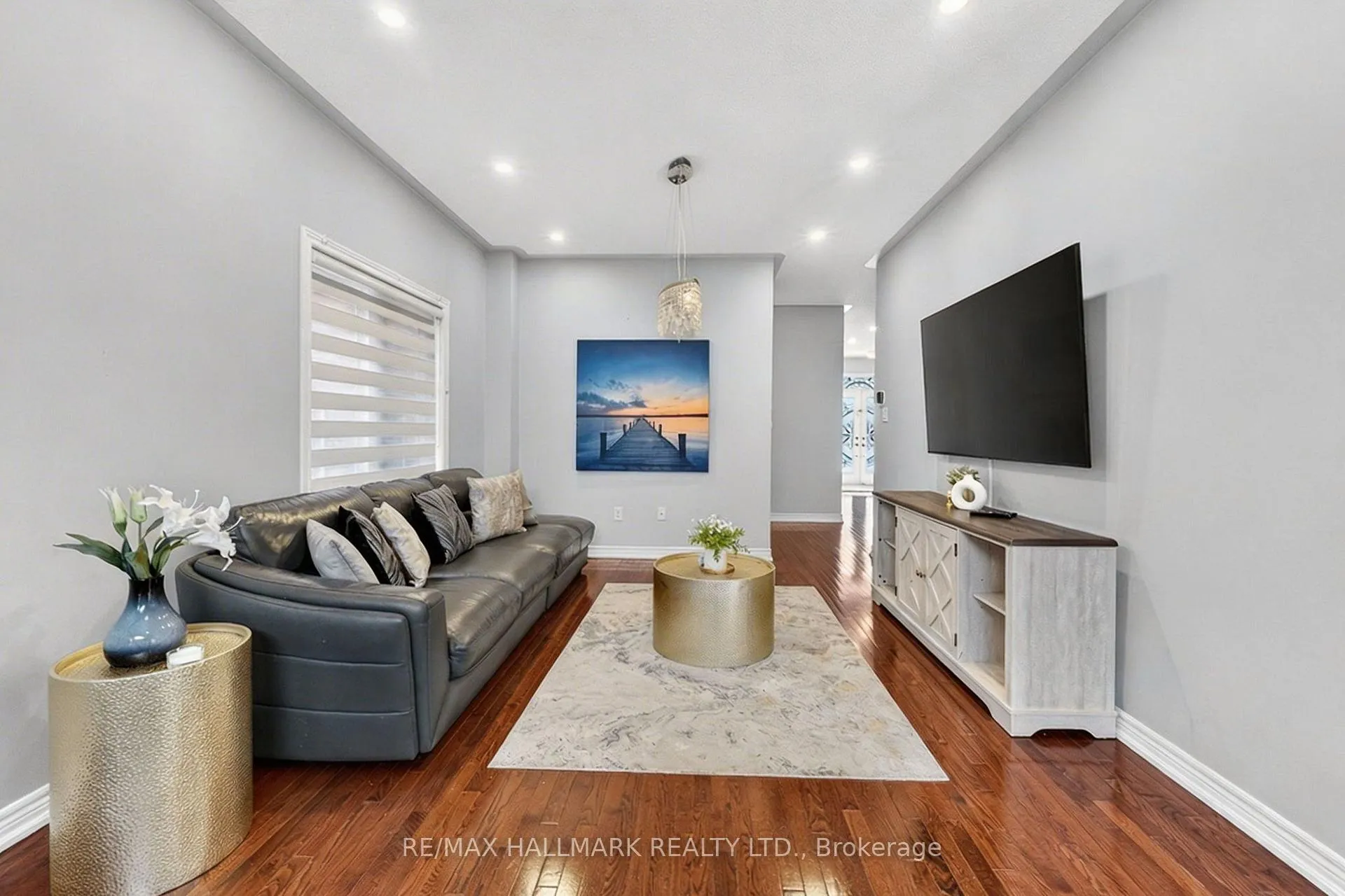 Photo 9 of 77 Maurier Boulevard, Vaughan, Patterson — HOMEH