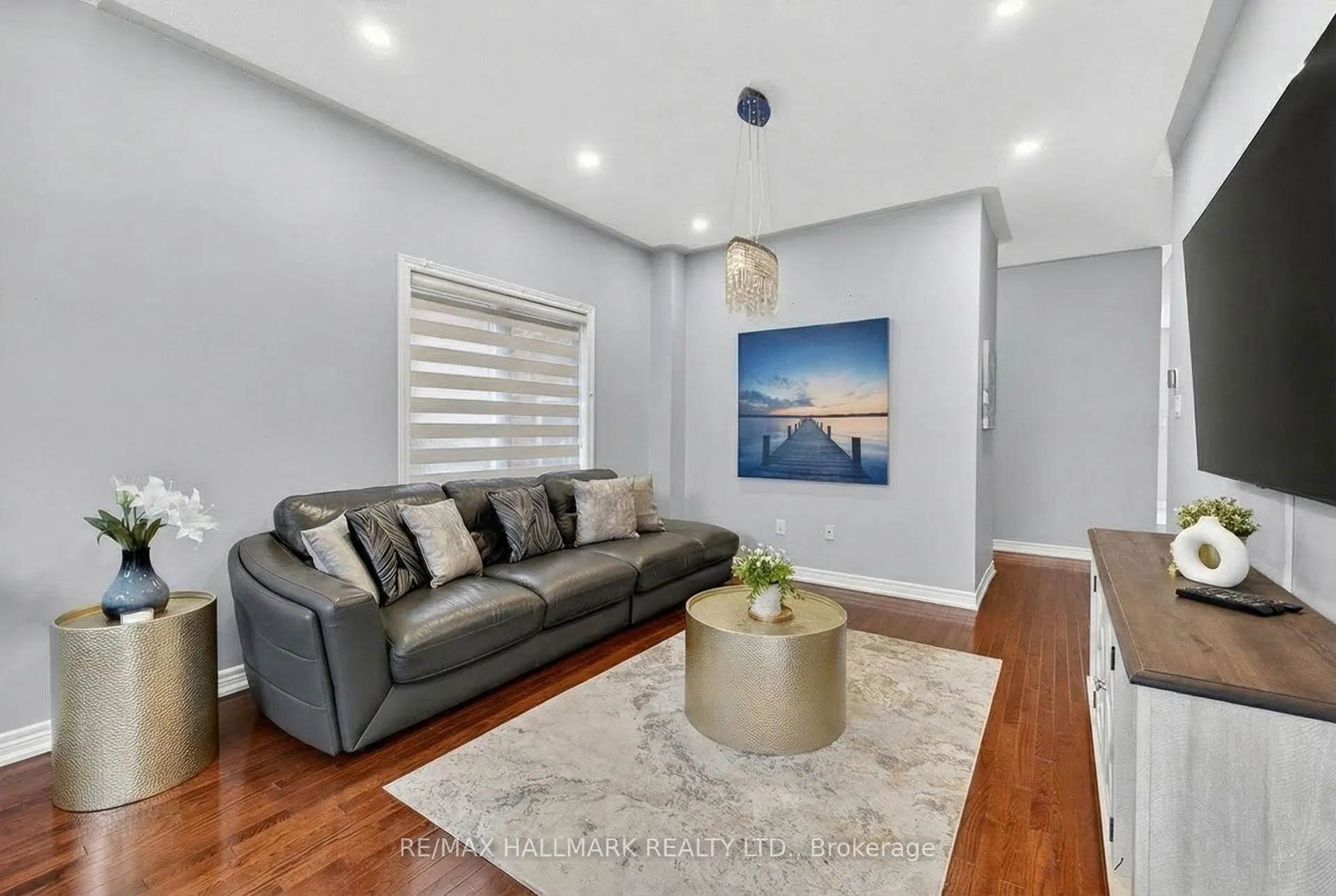 Photo 8 of 77 Maurier Boulevard, Vaughan, Patterson — HOMEH