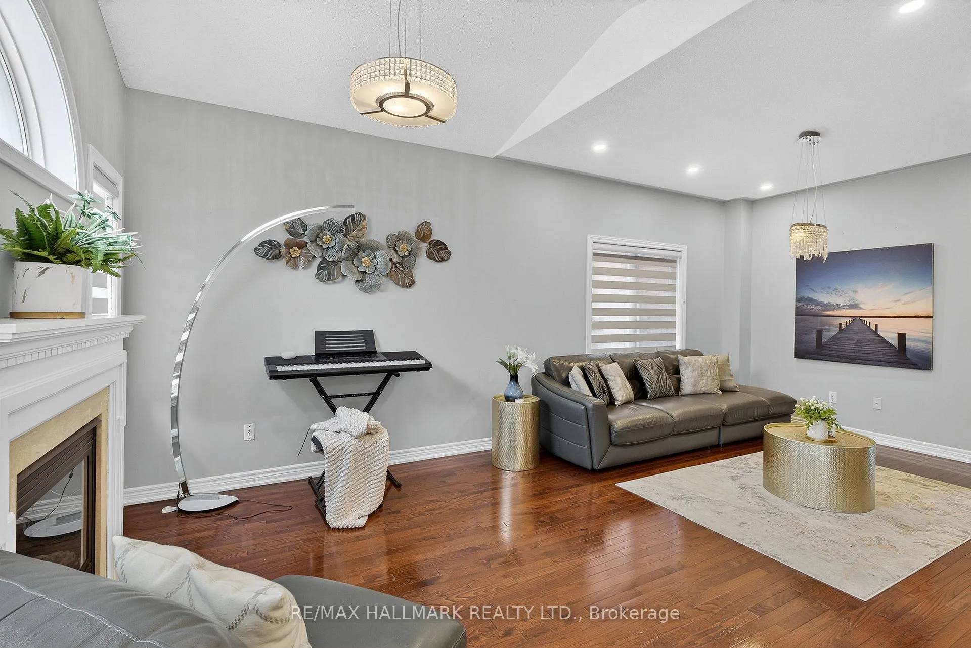 Photo 7 of 77 Maurier Boulevard, Vaughan, Patterson — HOMEH