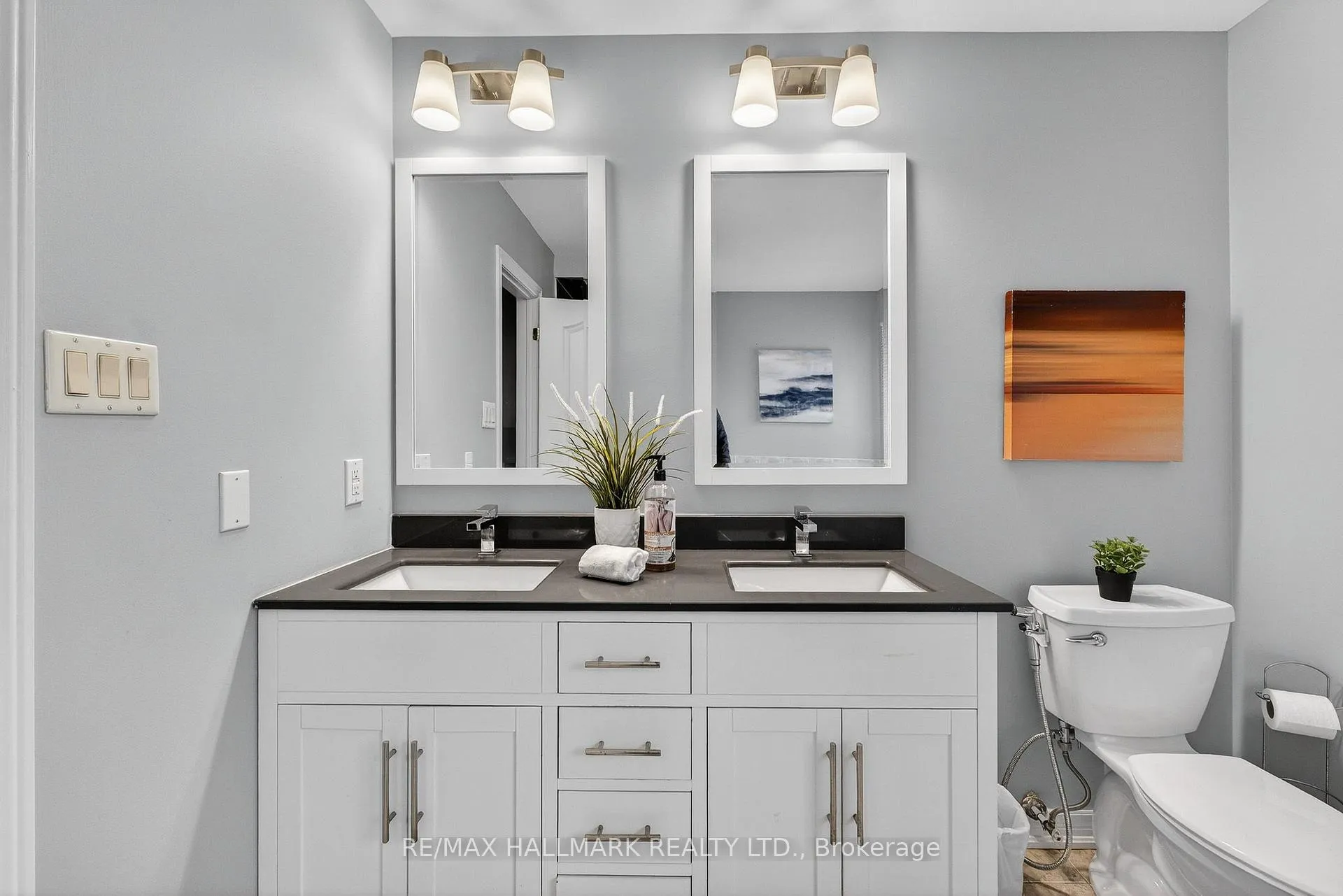 Photo 24 of 77 Maurier Boulevard, Vaughan, Patterson — HOMEH
