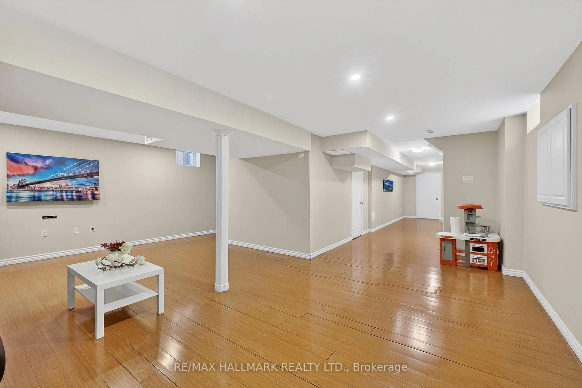 Photo 38 of 77 Maurier Boulevard, Vaughan, Patterson — HOMEH