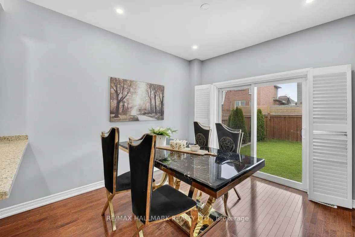 Photo 12 of 77 Maurier Boulevard, Vaughan, Patterson — HOMEH