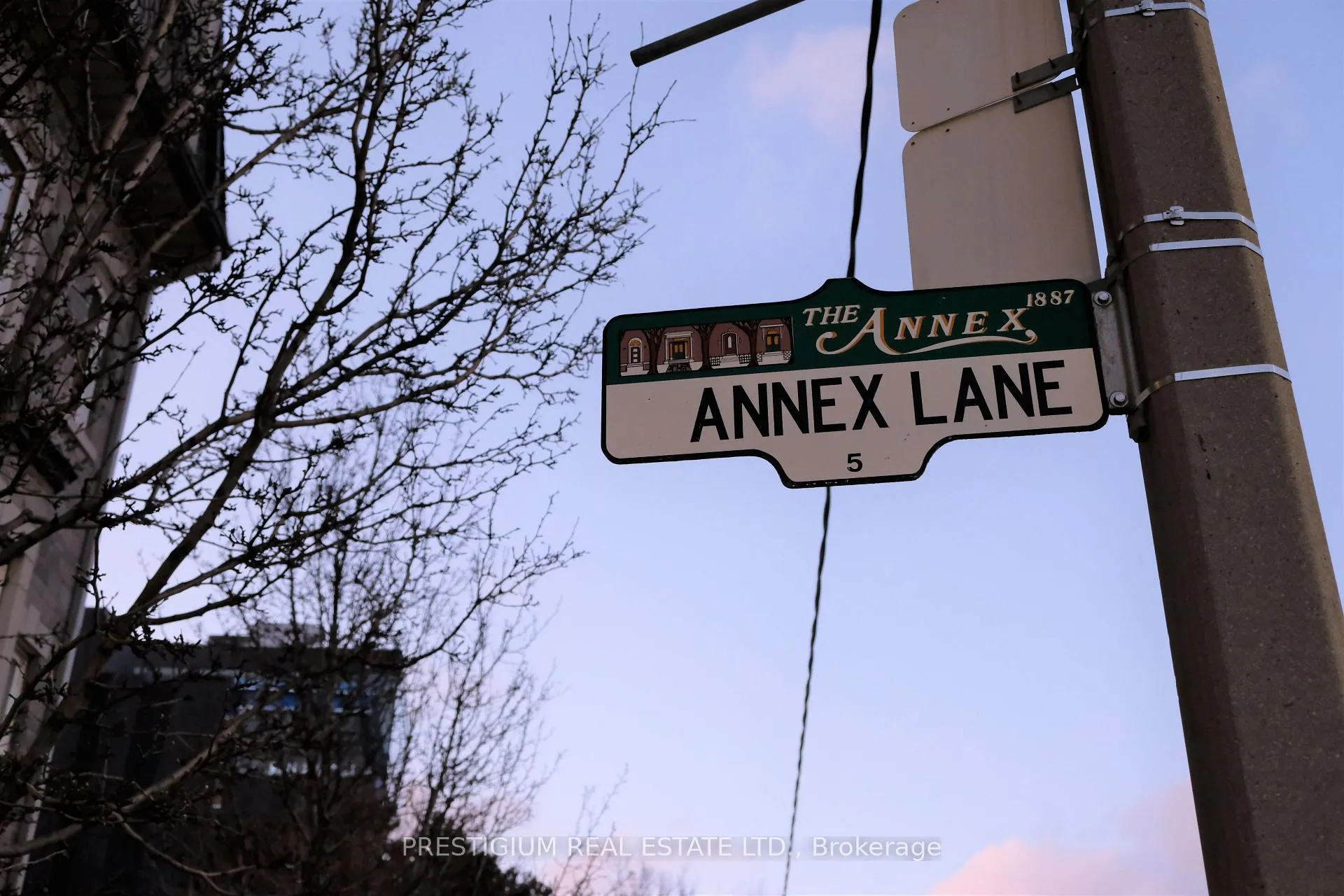 Photo 4 of 11 Annex Lane, Toronto, The Annex — HOMEH