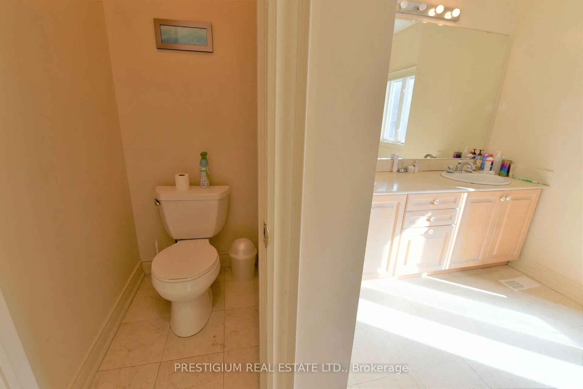 Photo 21 of 11 Annex Lane, Toronto, The Annex — HOMEH