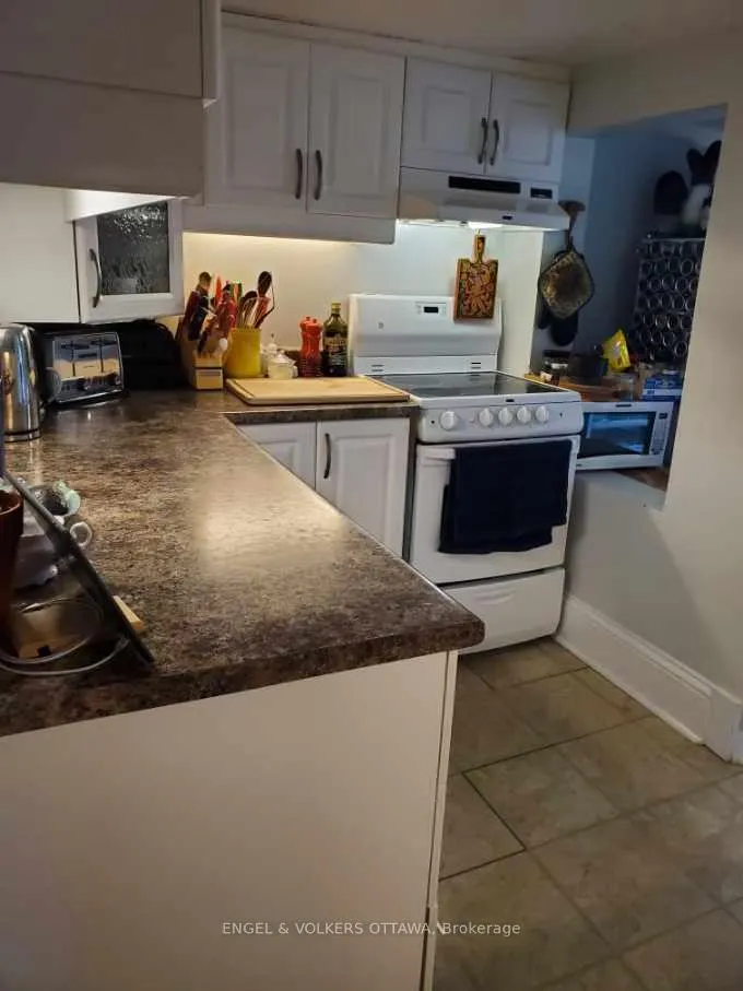 Photo 6 of Unit 3, 491 Mcleod Street, Ottawa, Ottawa Centre — HOMEH