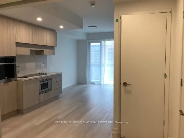 Photo 4 of Unit 602, 39 Roehampton Avenue, Toronto, Mount Pleasant West — HOMEH