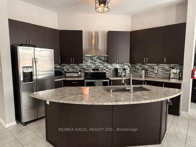 Photo 3 of 2489 Bandsman Crescent W, Oshawa, Windfields — HOMEH