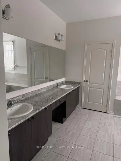 Photo 9 of 2489 Bandsman Crescent W, Oshawa, Windfields — HOMEH