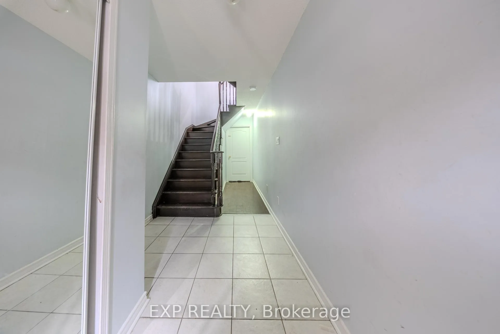 Photo 5 of 85 Bernard Avenue, Brampton, Fletcher's Creek South — HOMEH