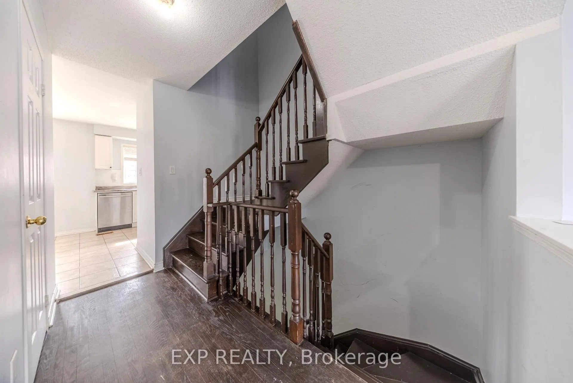 Photo 9 of 85 Bernard Avenue, Brampton, Fletcher's Creek South — HOMEH