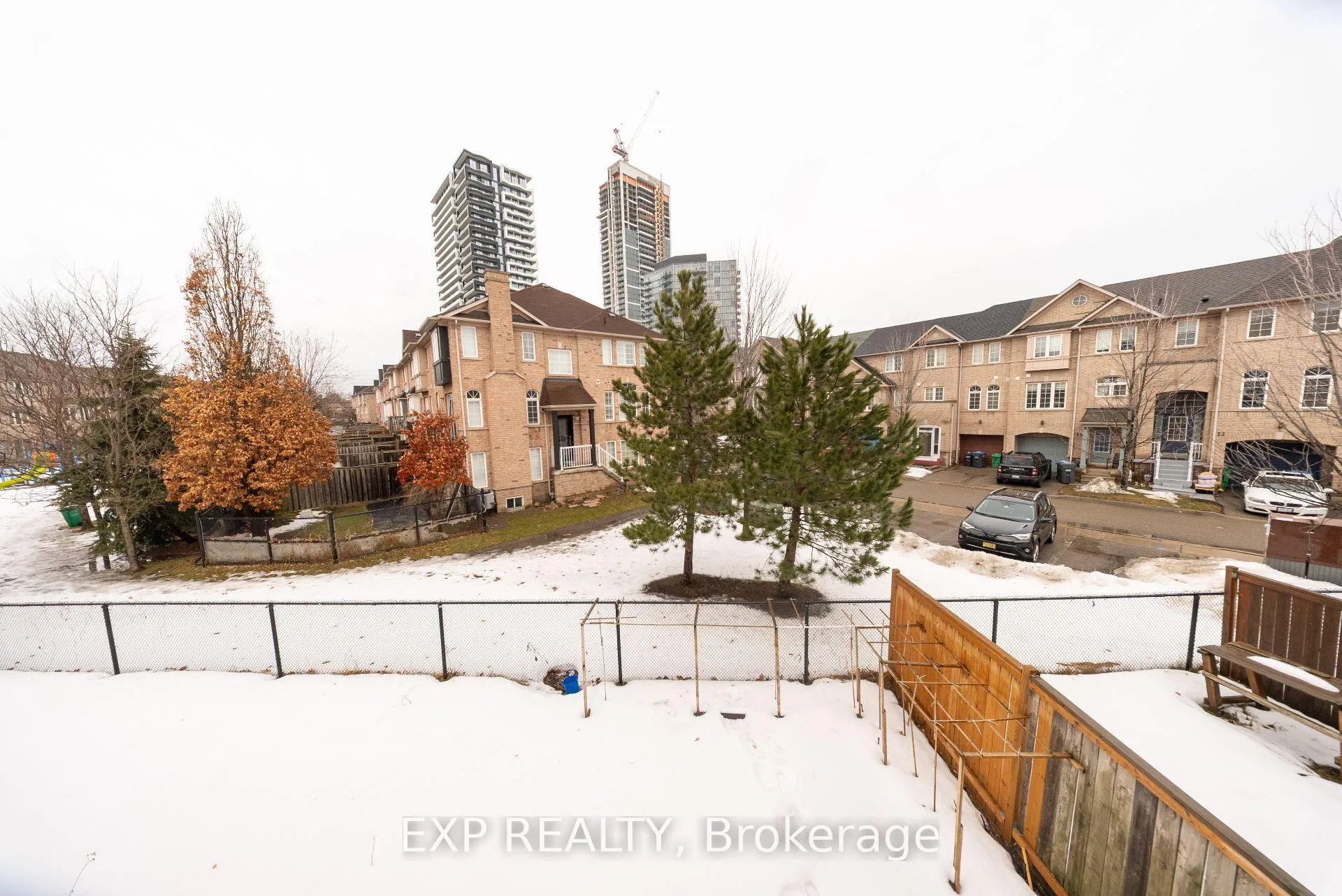 Photo 11 of 85 Bernard Avenue, Brampton, Fletcher's Creek South — HOMEH