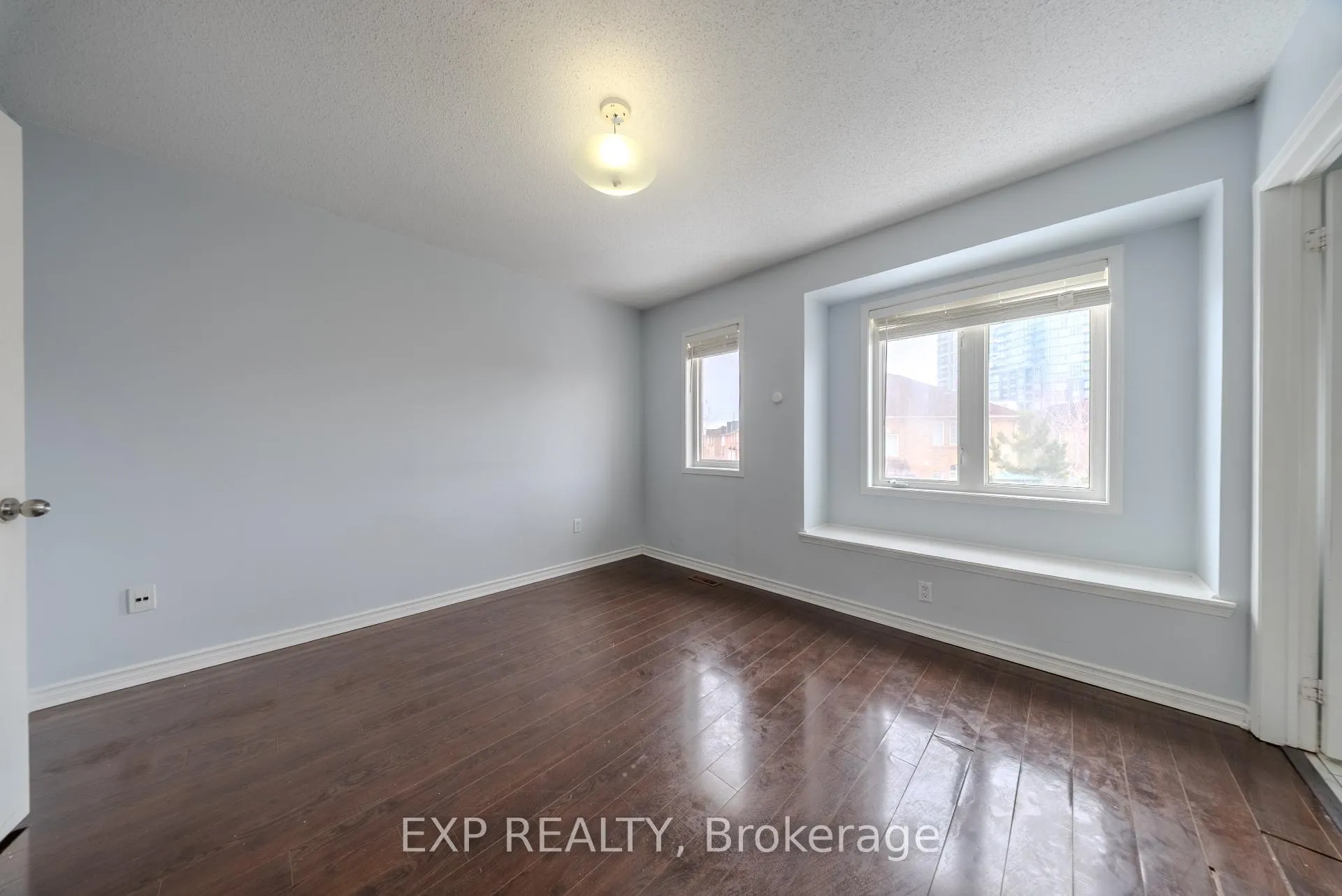 Photo 27 of 85 Bernard Avenue, Brampton, Fletcher's Creek South — HOMEH