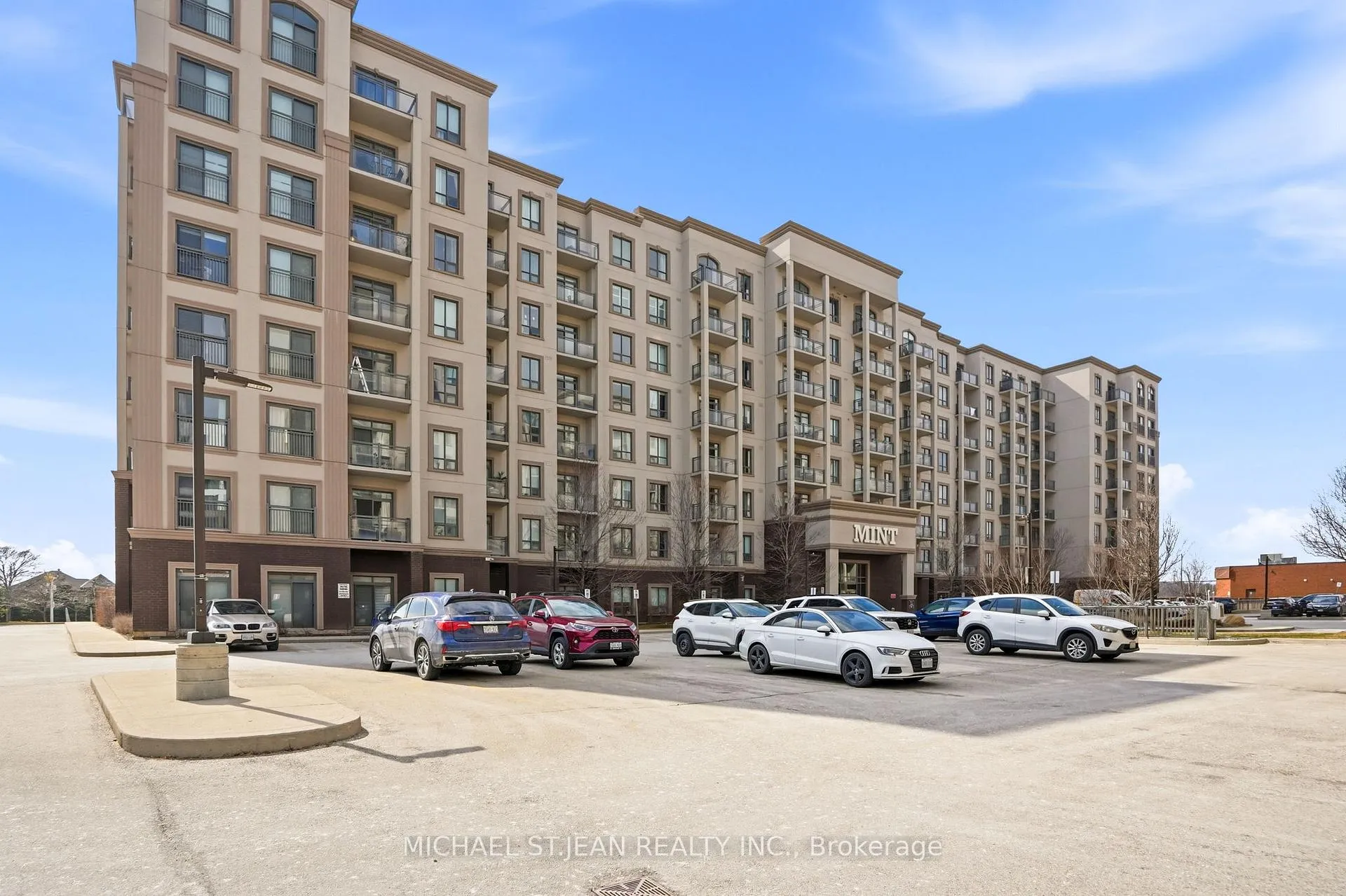 Photo 3 of Unit 720, 2490 Old Bronte Road, Oakville, Westmount — HOMEH
