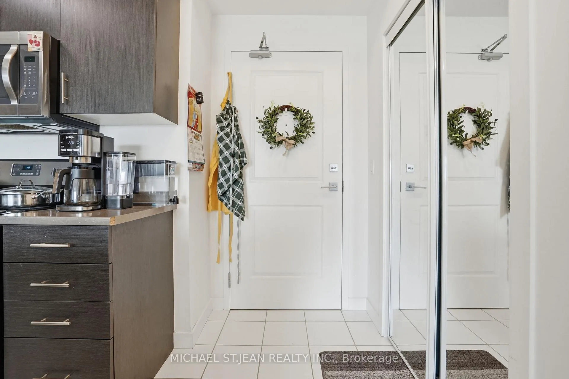 Photo 8 of Unit 720, 2490 Old Bronte Road, Oakville, Westmount — HOMEH