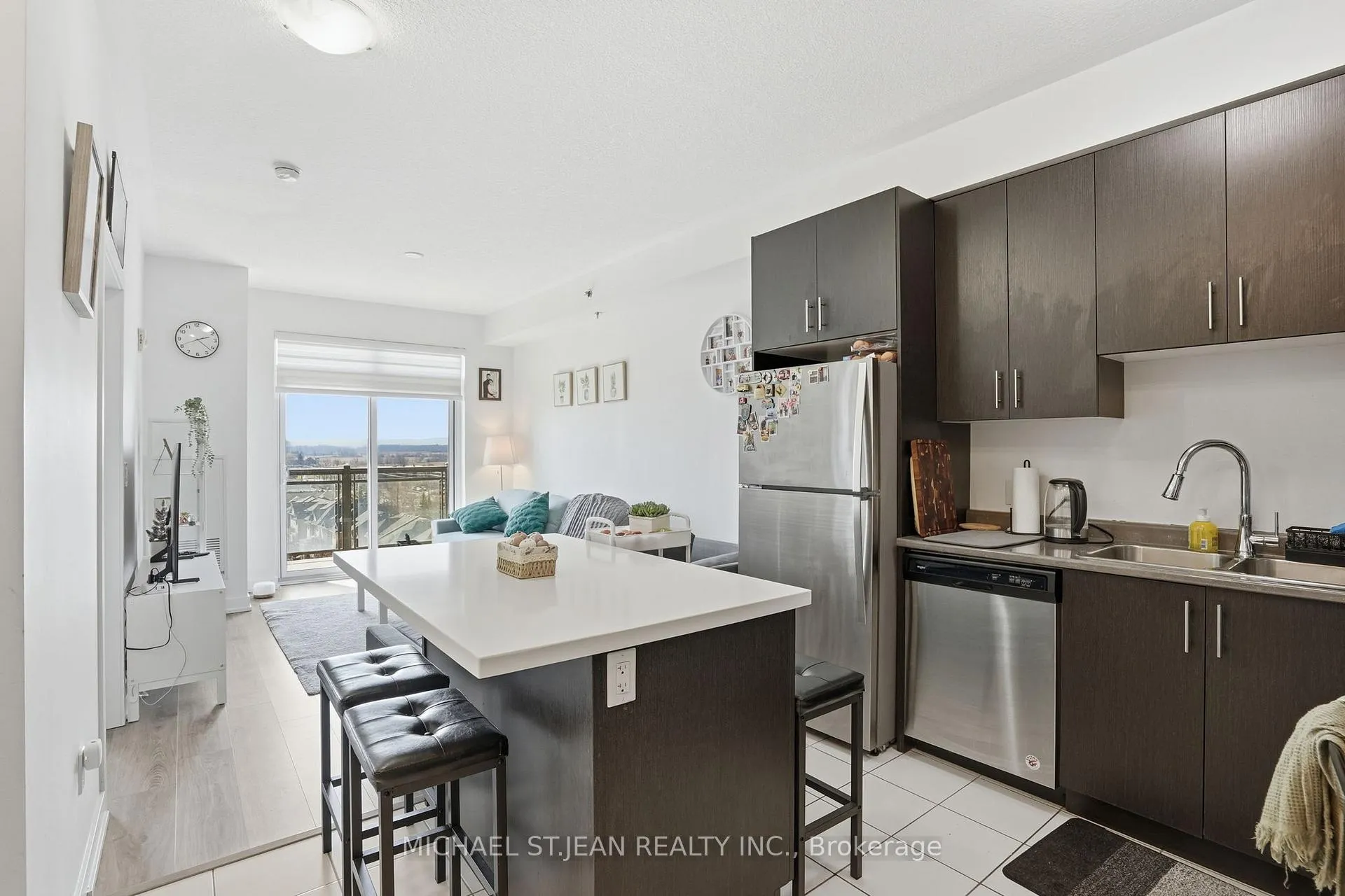 Photo 9 of Unit 720, 2490 Old Bronte Road, Oakville, Westmount — HOMEH