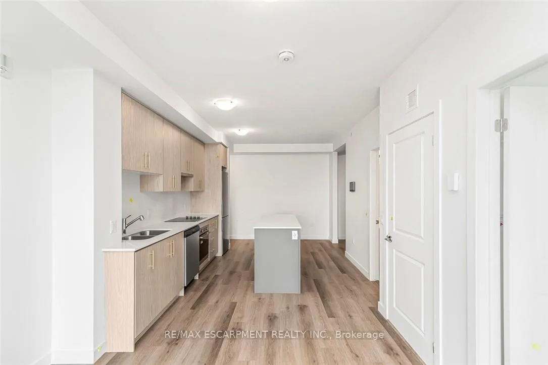 Photo 5 of Unit 214, 461 Green Road, Hamilton, Lakeshore — HOMEH