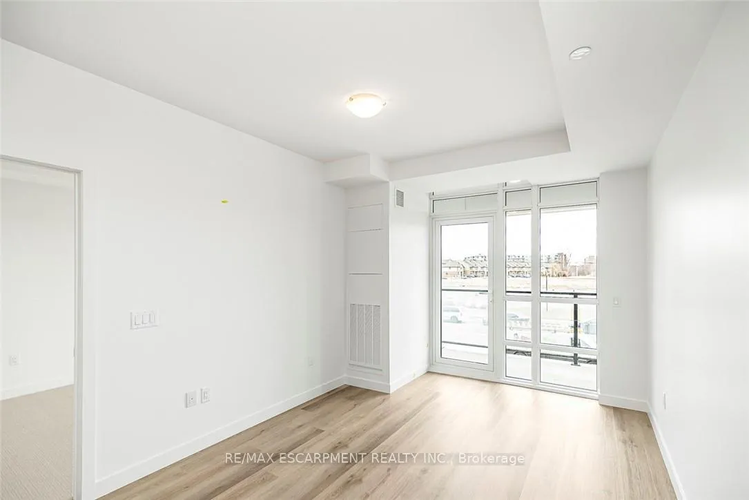 Photo 8 of Unit 214, 461 Green Road, Hamilton, Lakeshore — HOMEH