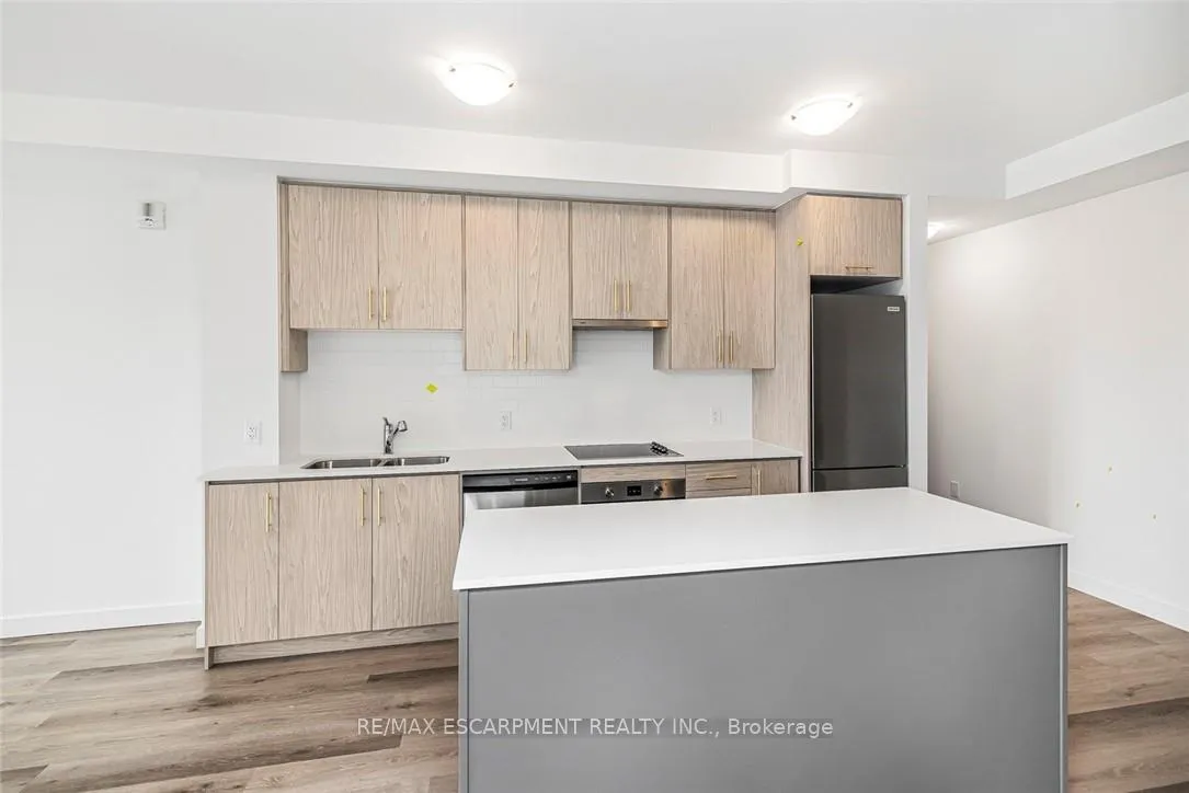 Photo 9 of Unit 214, 461 Green Road, Hamilton, Lakeshore — HOMEH